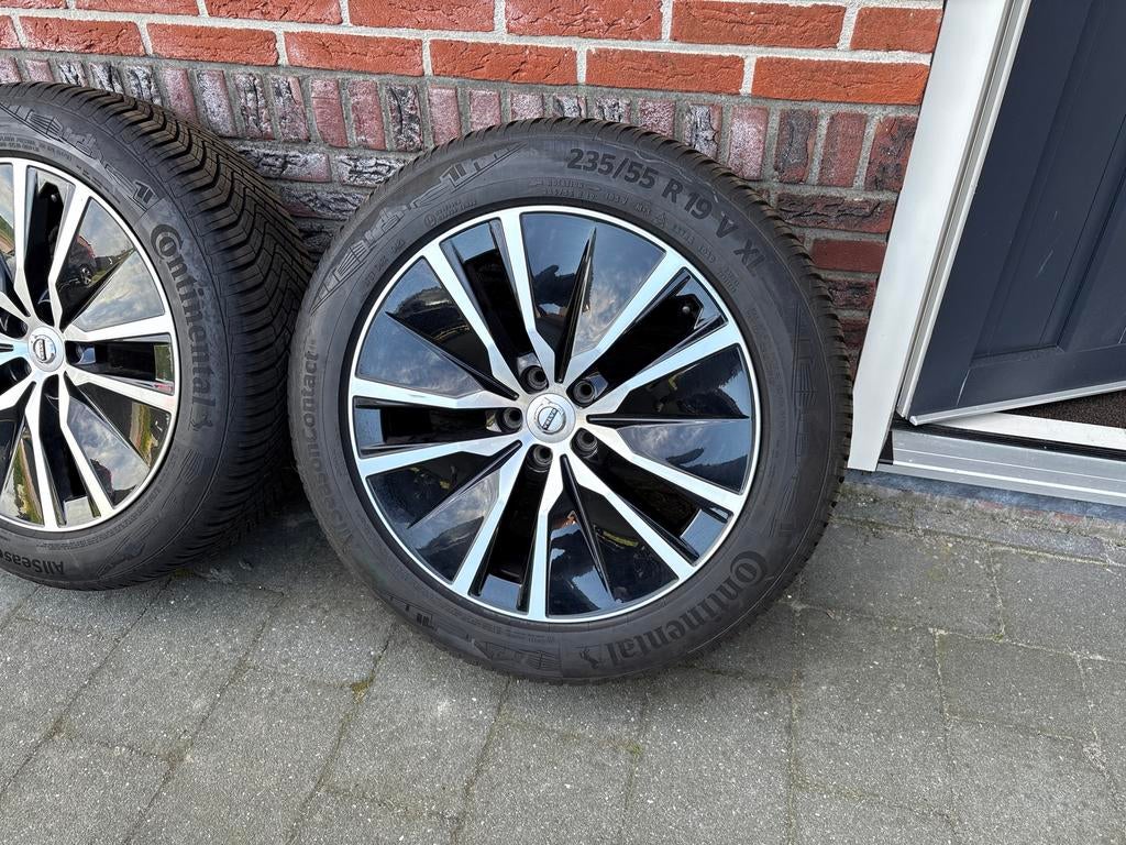 Allseason Continental banden en velgen Volvo XC90, Gebruikt, Banden en Velgen, 235 mm, All Season