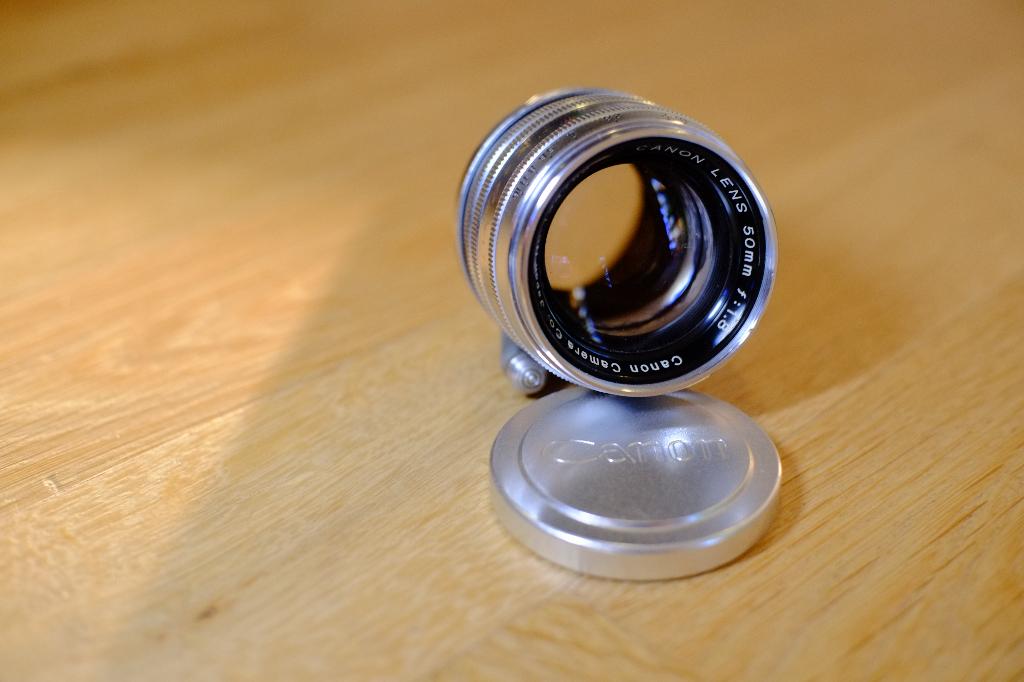 Vintage zilveren Canon 50mm f 1.8 lens, M39 lensvatting, Ophalen, Gebruikt, Standaardlens