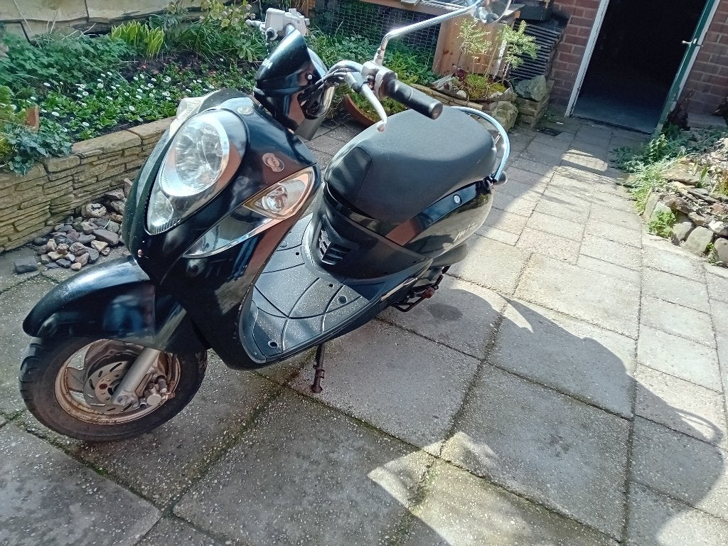 Sim mio 50 cc, Fietsen en Brommers, Gebruikt, Maximaal 45 km/u, Benzine, 50 cc