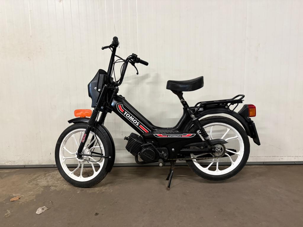 Nette tomos snor, Fietsen en Brommers, Ophalen, Zo goed als nieuw, Standard