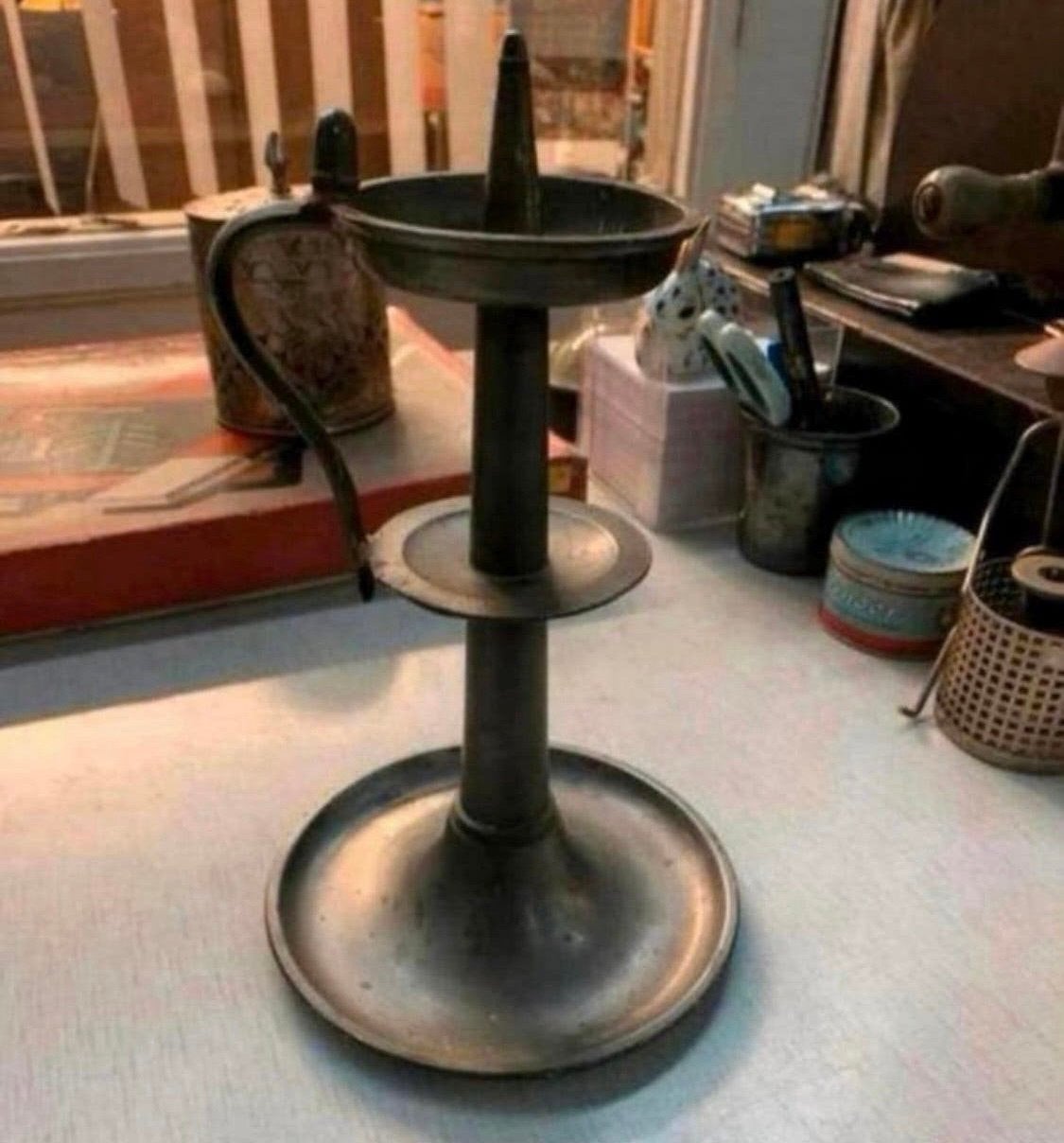 Tinnen antieke tin oude Kaarsenhouder kandelaar., Ophalen of Verzenden