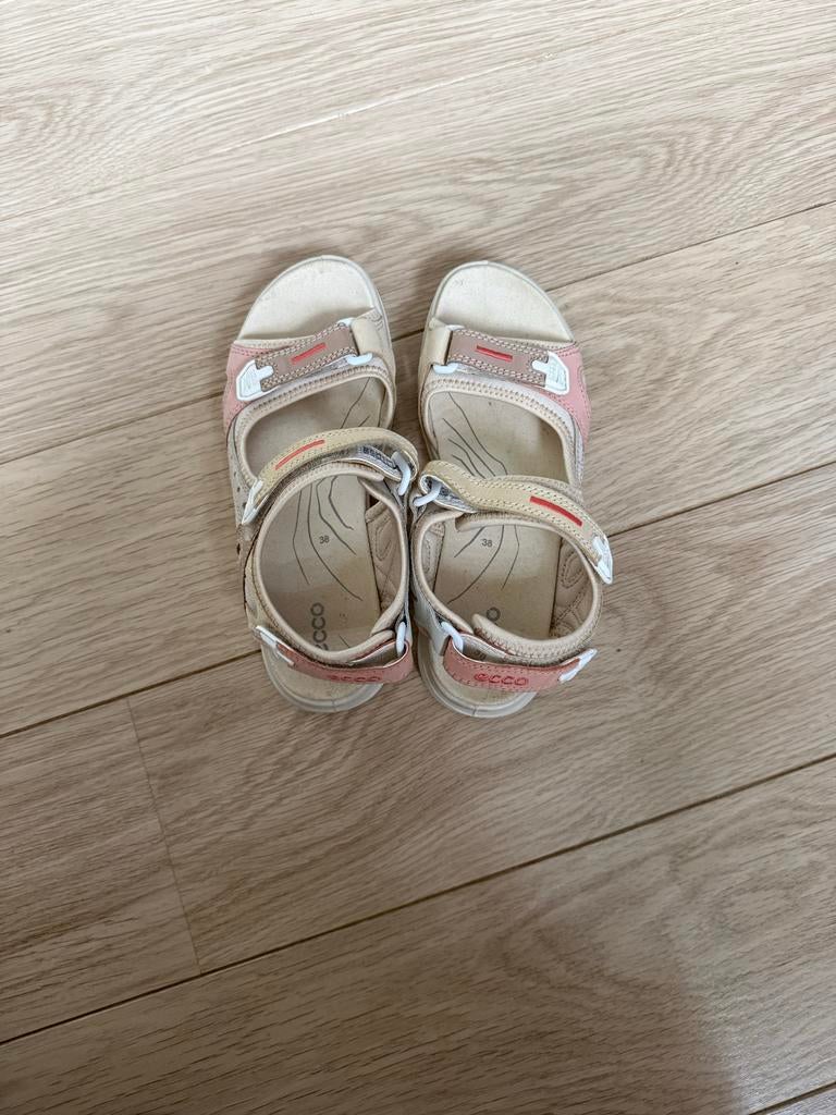 Ecco sandalen maat 38, Kleding | Dames, Schoenen, Beige, Zo goed als nieuw, Sandalen of Muiltjes, Ophalen of Verzenden