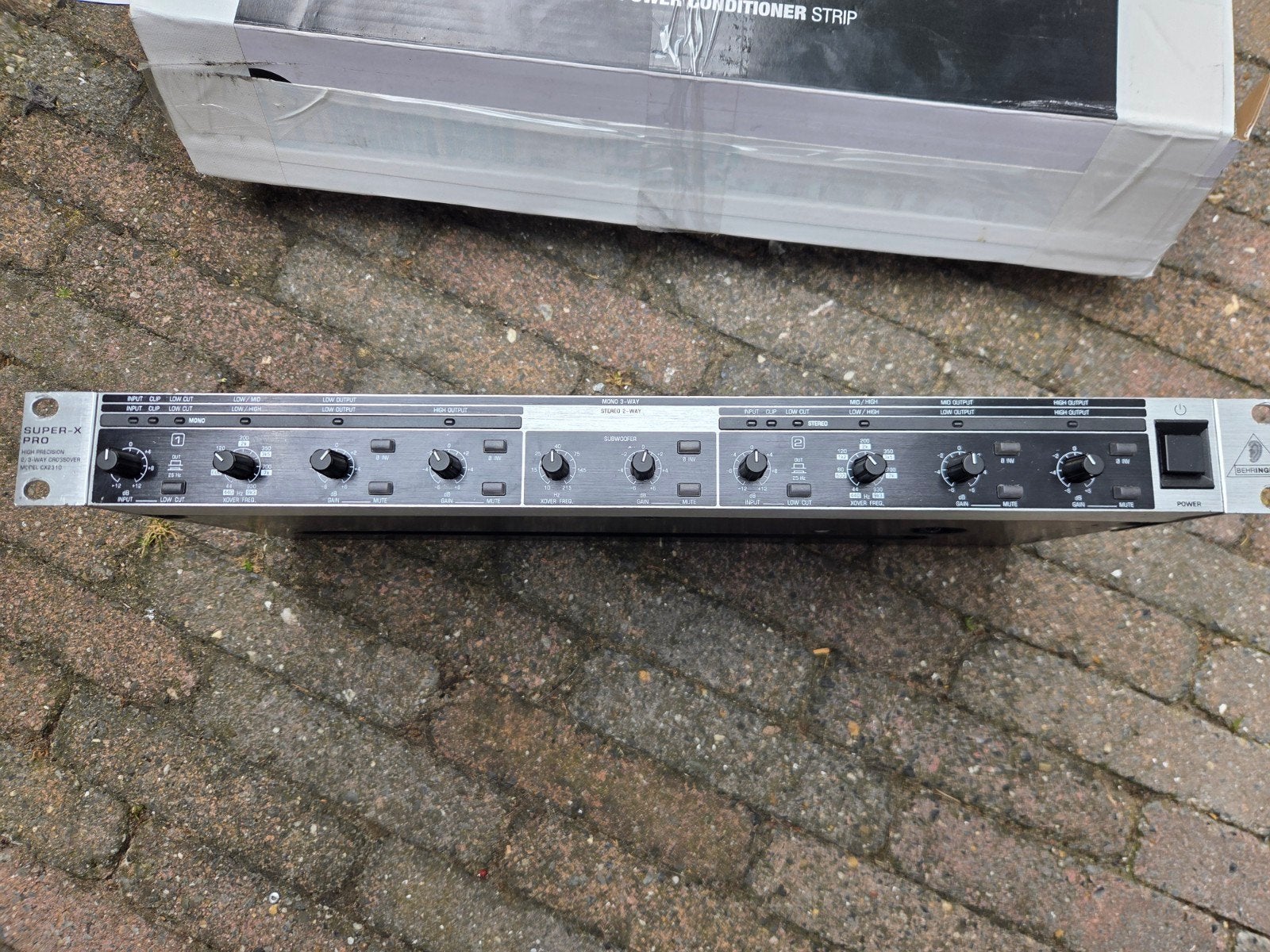 Behringer CX2310 Crossover met defect, Ophalen of Verzenden, Gebruikt, Minder dan 5 kanalen