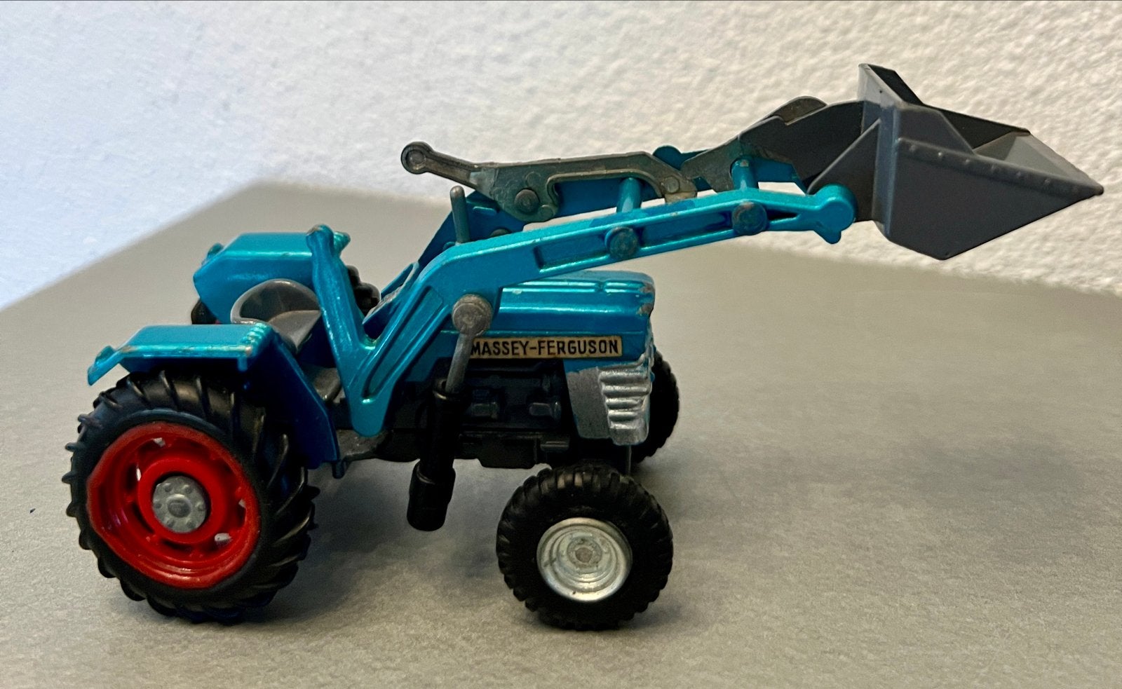 Massey Ferguson speelgoedtractor met voorlader, Ophalen of Verzenden, Zo goed als nieuw