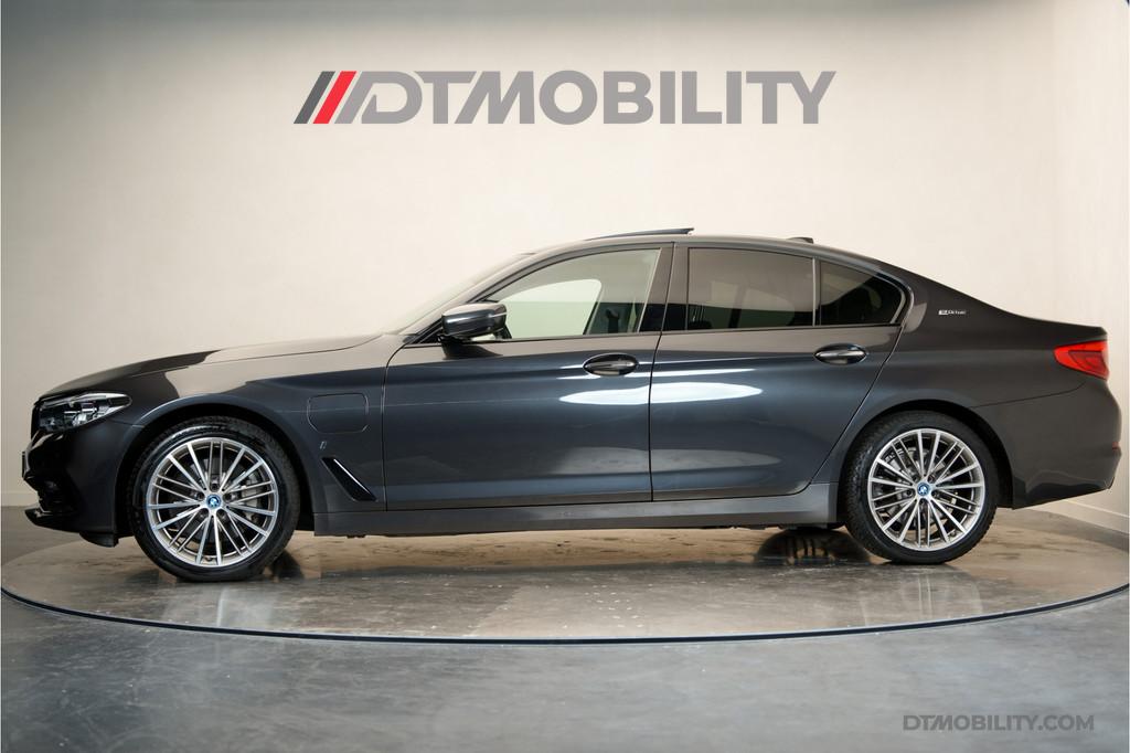 BMW 5 Serie 530e High Executive | Schuifdak | Adaptief cruis, Achterwielaandrijving, Gebruikt, 4 cilinders, Bedrijf