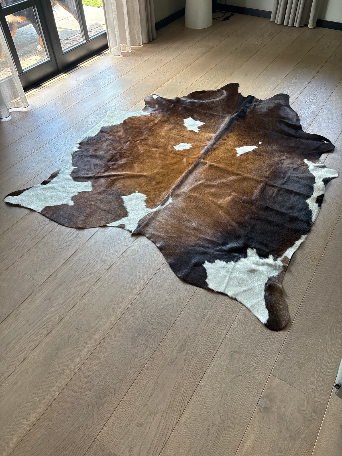 Prachtig koeienhuid vloerkleed -  ongeveer 2x2 meter, Huis en Inrichting, Stoffering | Tapijten en Kleden, Bruin, 150 tot 200 cm