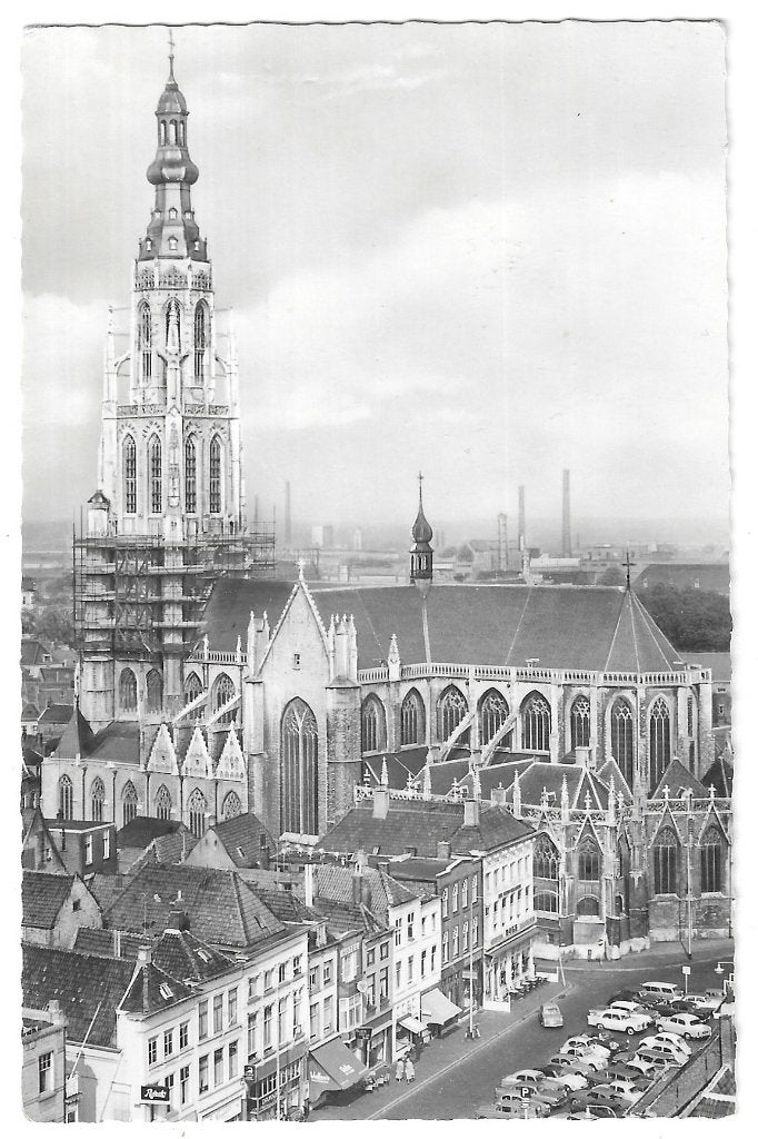 AK Breda - O.L. Vrouwekerk Panorama met Grote Markt, Verzenden, 1960 tot 1980, Ongelopen, Noord-Brabant