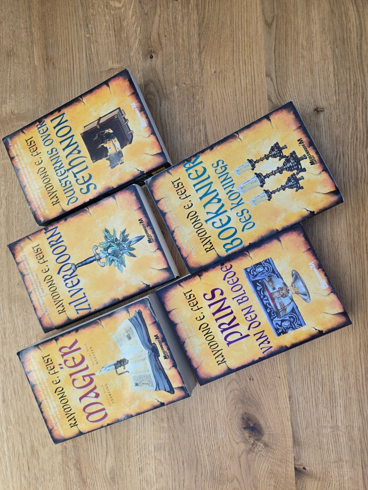 Raymond E. Feist, Serie:Oorlog van de grote scheuring, Boeken, Ophalen of Verzenden, Zo goed als nieuw, Raymond E. Feist