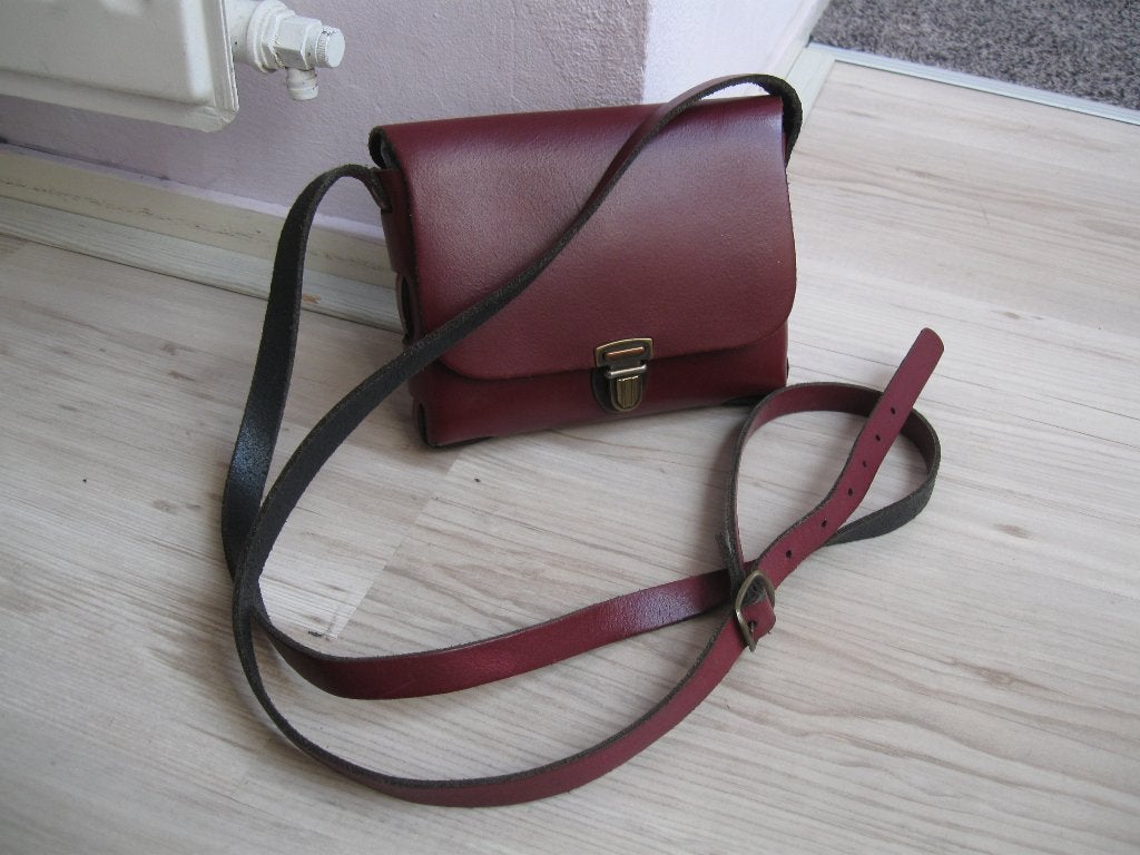 ELVY Rood paars leren tasje als nieuw, Sieraden, Tassen en Uiterlijk, Tassen | Damestassen, Ophalen of Verzenden, Zo goed als nieuw