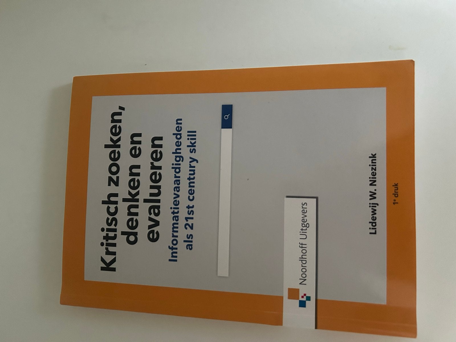 Kritisch zoeken, denken en evalueren - Lidewij W. Niezink, Boeken, Ophalen of Verzenden, Gamma, Zo goed als nieuw, HBO