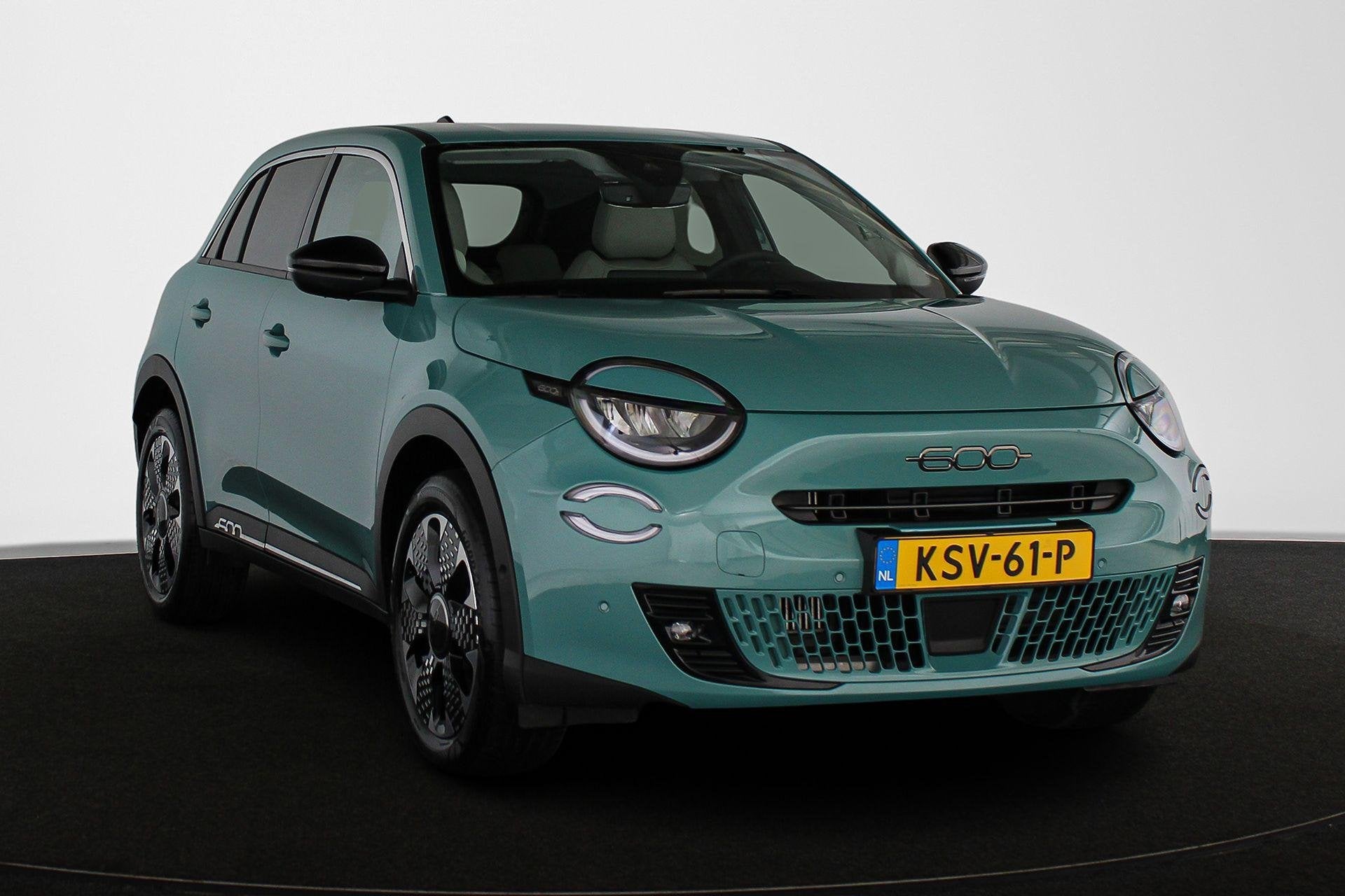 Fiat 600 1.2 Hybrid La Prima Stoelverwarming Camera Apple Ca, Auto's, Gebruikt, Euro 6, 1199 cc, Blauw