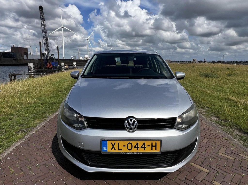 Volkswagen Polo 1.2 AIRCO|CARPLAY|5-DRS|APK 02-2027, Auto's, Volkswagen, Voorwielaandrijving, Euro 5, Zwart, 60 pk