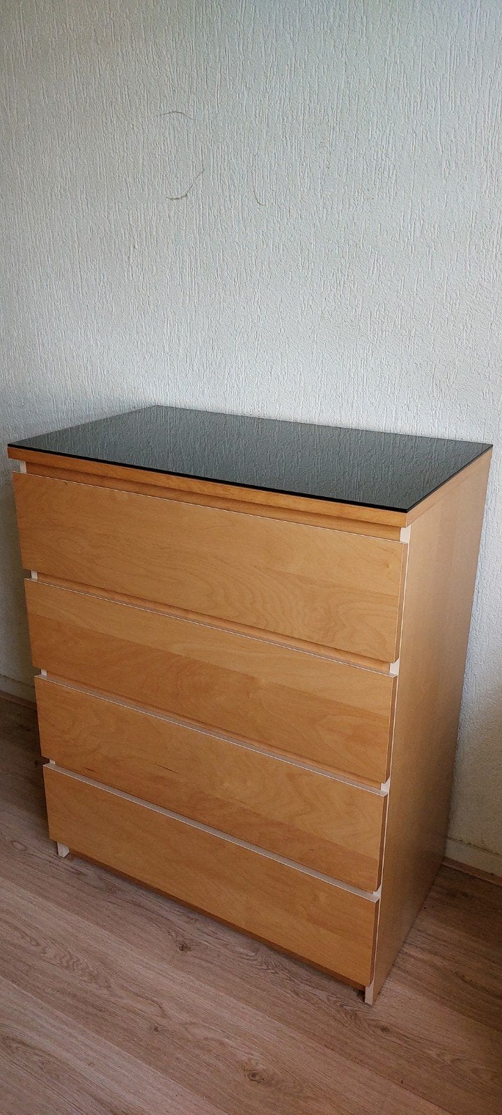 4 ladenkast Malm met glasplaat zgan, Huis en Inrichting, Kasten | Ladekasten, Ophalen, 50 tot 100 cm, Zo goed als nieuw, 3 of 4 laden
