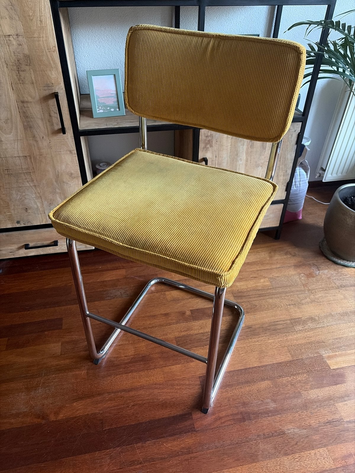 Rib Retro Barkruk geel Stijl Zuiver, Huis en Inrichting, Barkrukken, Ophalen, Gebruikt, Met voetsteun, Metaal
