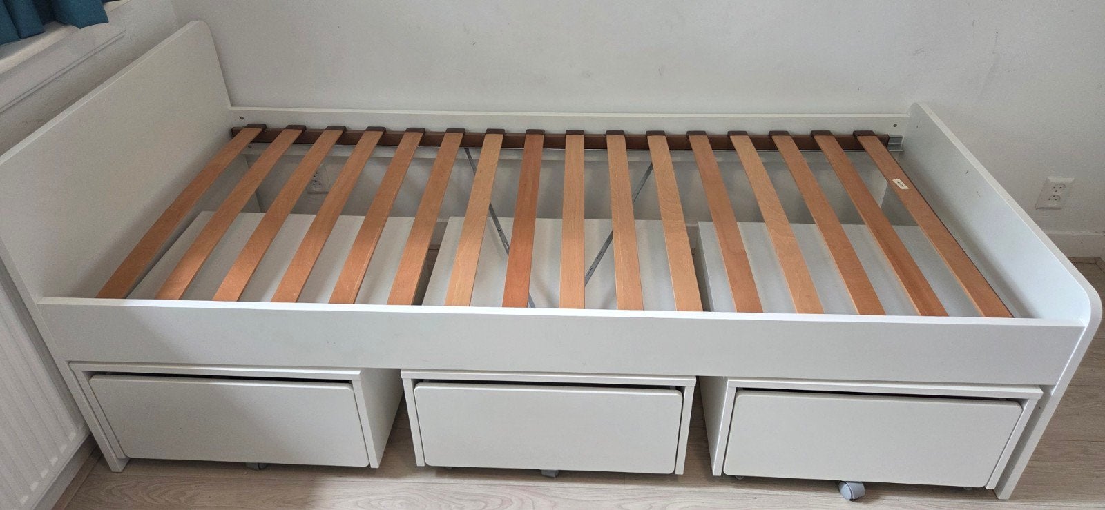 IKEA Släkt bed met 3 lades en matras - goede staat, Huis en Inrichting, Ophalen, 90 cm, Eenpersoons, Wit