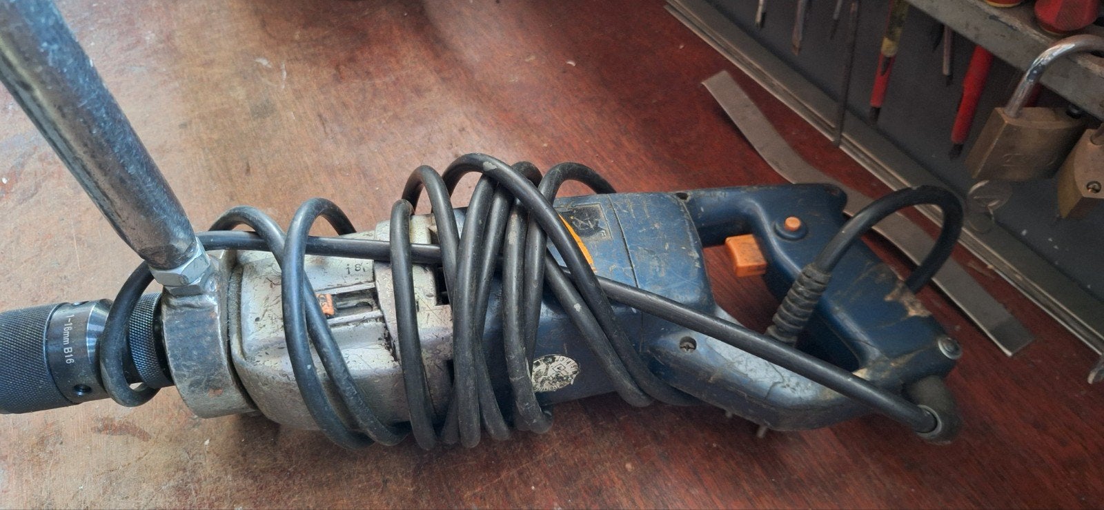 Aeg Boormachine 900W, 2 Snelheden, Nieuwe Boorkop 16mm, Boormachine, Variabele snelheid, Ophalen of Verzenden, Gebruikt