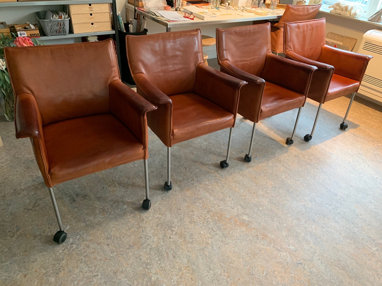 Eetkamer stoelen 4x, Design on Stock, Ophalen, Modern design, Gebruikt, Bruin