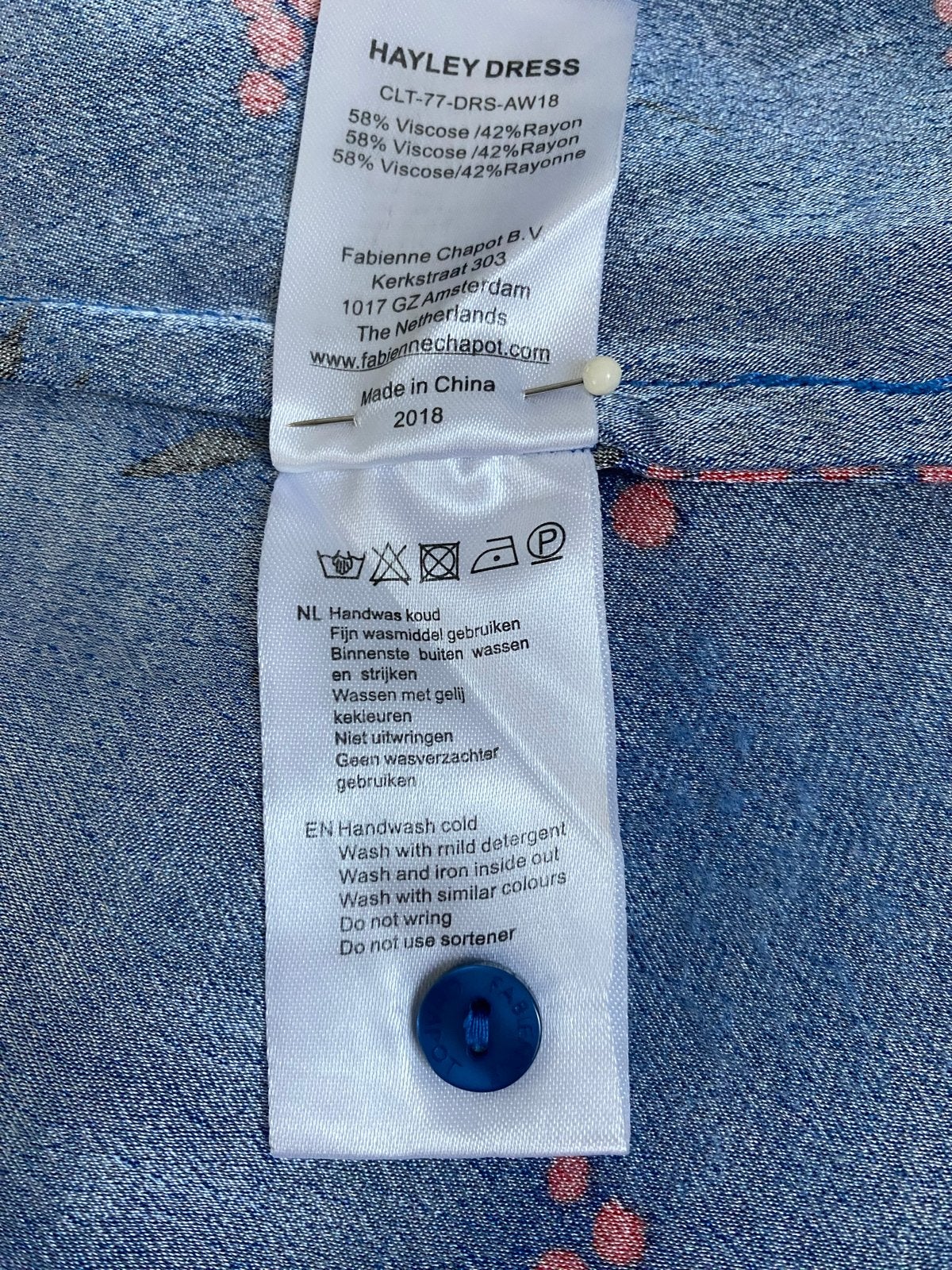Fabienne Chapot Hayley Jurk - Blauw met Rode Bessen, Kleding | Dames, Jurken, Maat 38/40 (M), Blauw, Ophalen of Verzenden, Zo goed als nieuw