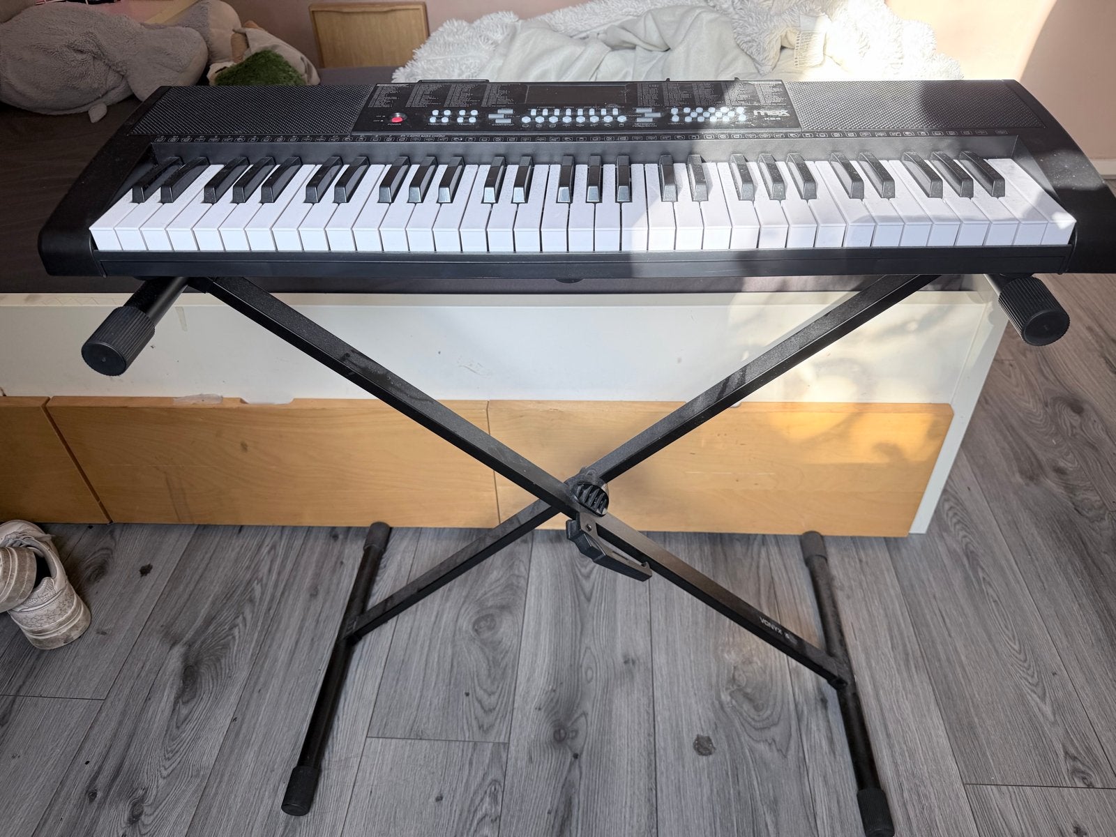 MAX KB1 Keyboard met standaard - Zo goed als nieuw, 61 toetsen, Zo goed als nieuw, Met standaard, Ophalen
