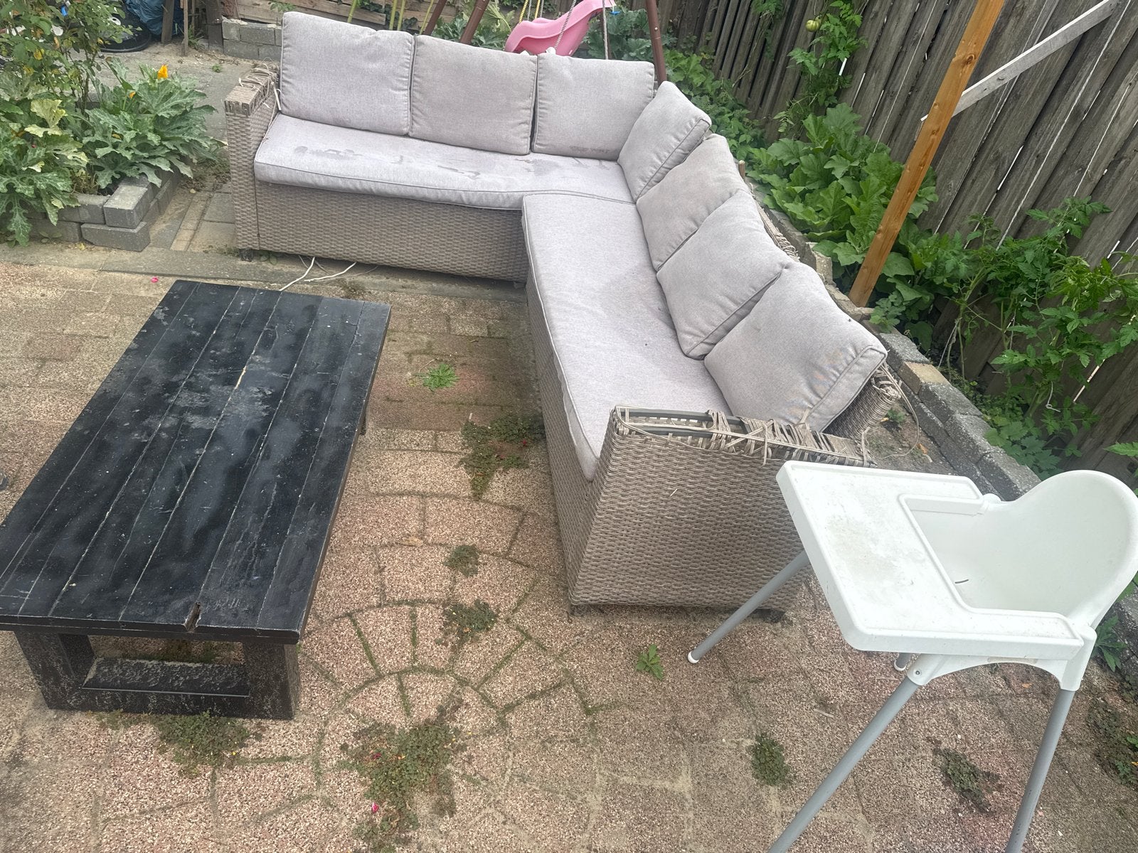 Gratis: Hoekbank, salontafel, stoelen en meer, Huis en Inrichting, Banken | Bankstellen, Ophalen, 250 tot 300 cm, Gebruikt, Hoekbank