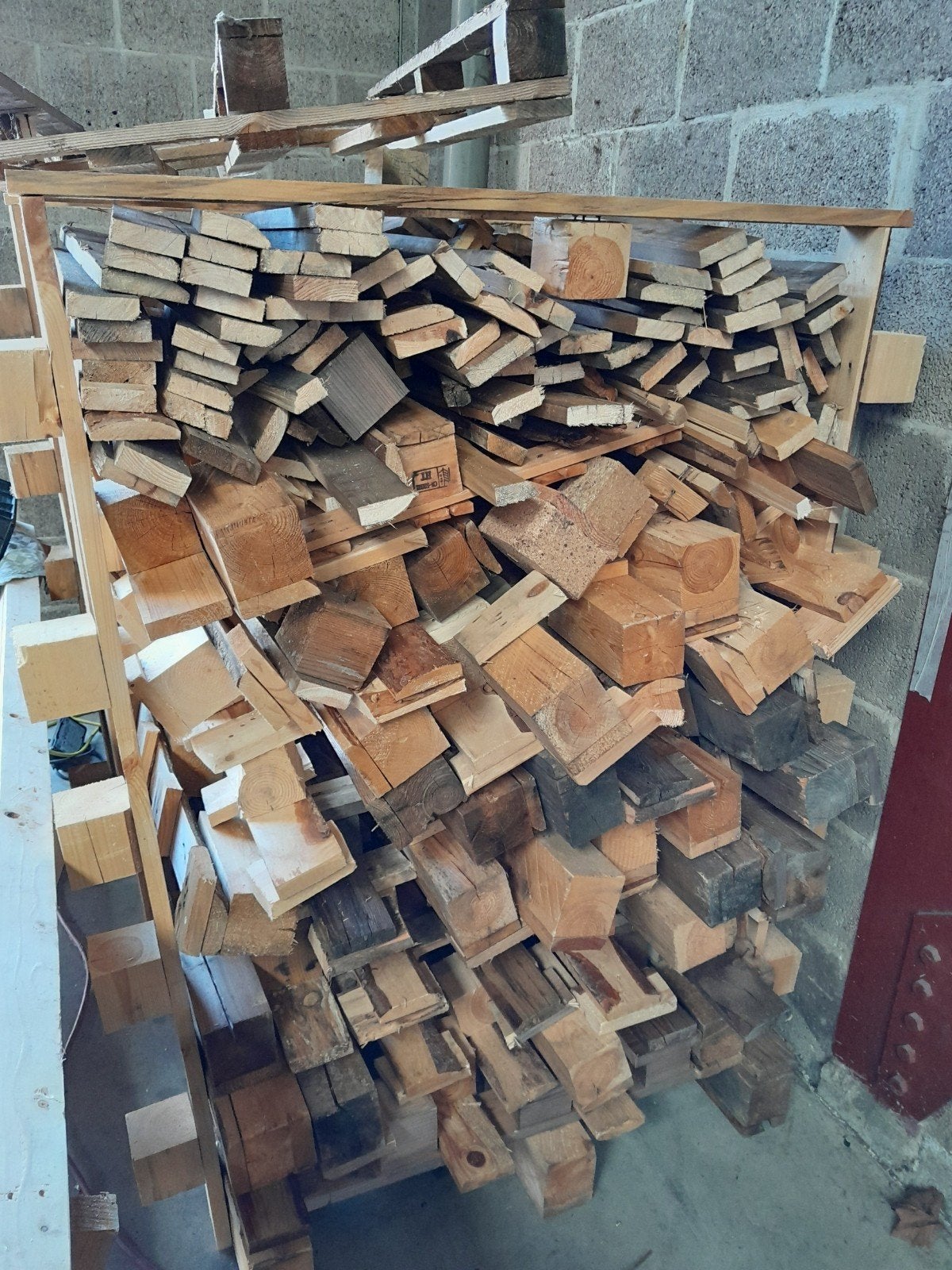 Brandhout: Planken en blokken vuren/grenen mix, Ophalen, Gebruikt, Minder dan 25 mm, Grenen