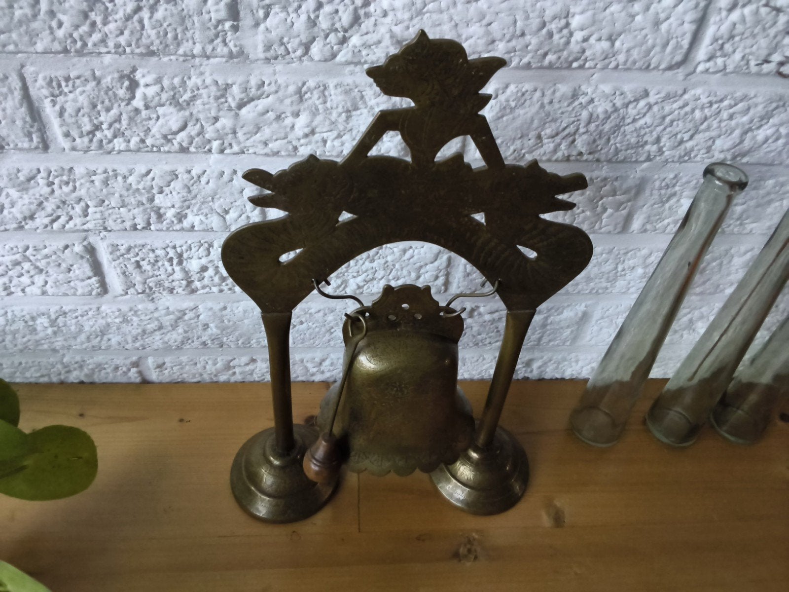 Antieke bronzen bel met oosterse decoratie, Ophalen of Verzenden, Brons