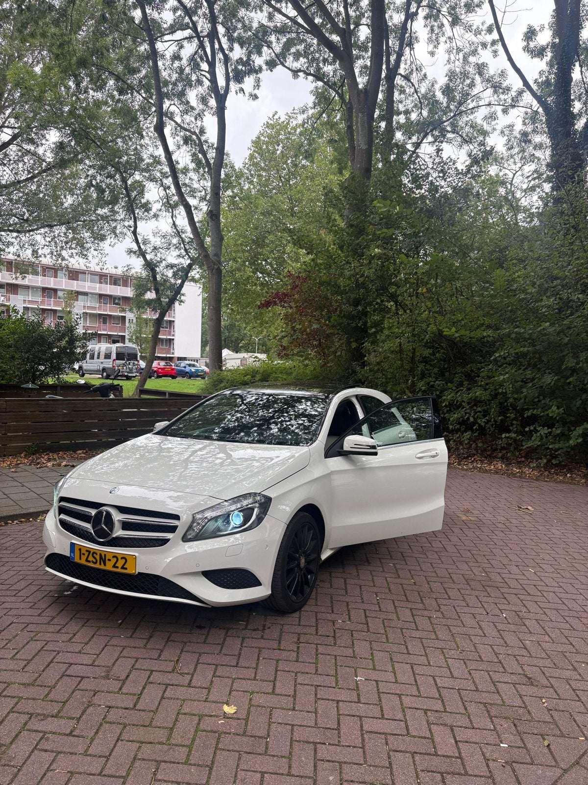 Mercedes-Benz A-Klasse 1.6 A180 Blue EFF AUT 2015 Wit, Auto's, 1295 kg, 4 cilinders, 1200 kg, Particulier