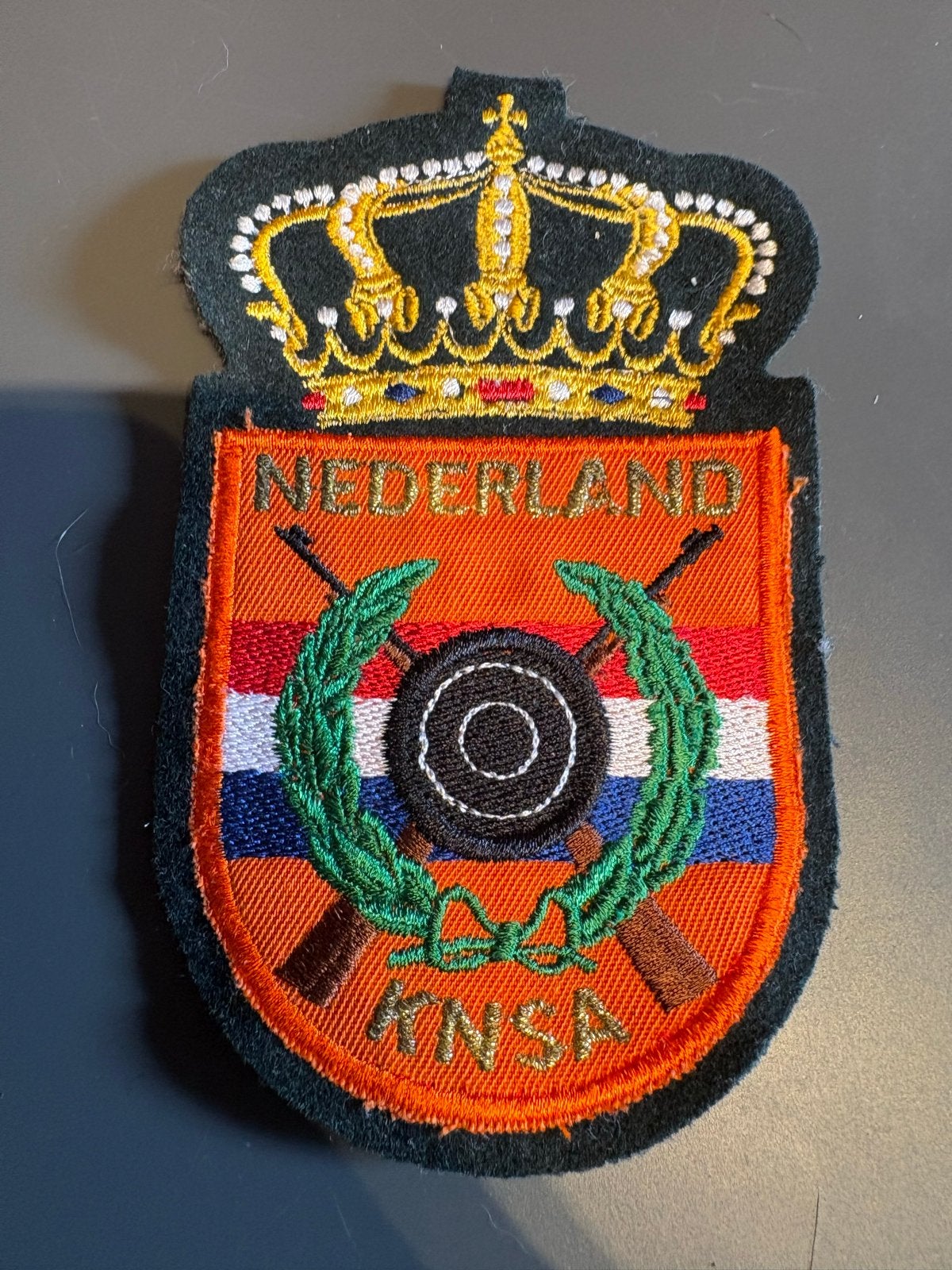 KNSA Nederland Embleem/Badge - Schietsport, logo, militair, Verzenden, Overige soorten, Nederland, Embleem of Badge