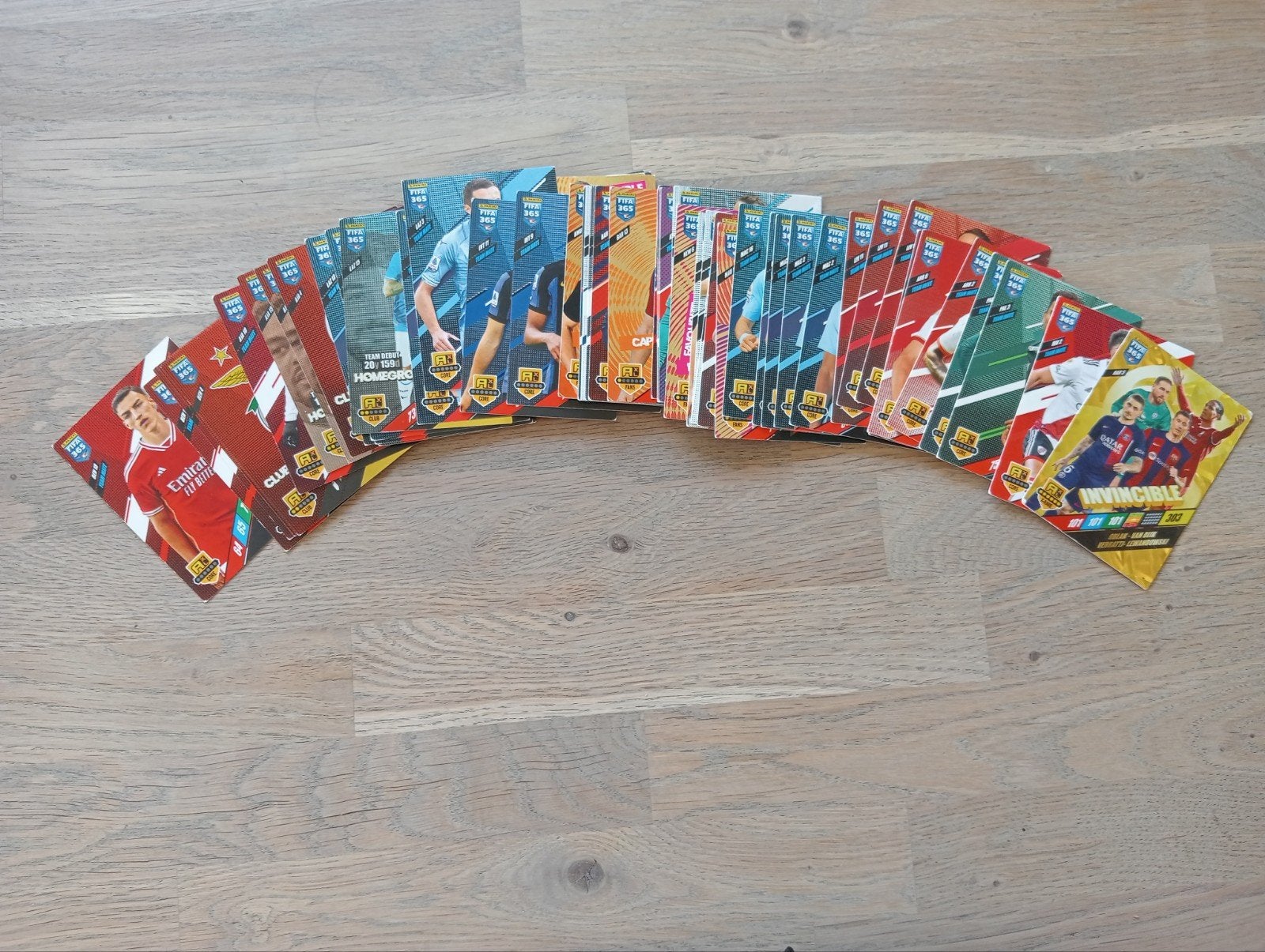 Panini FIFA 365 kaarten 2024, Ophalen of Verzenden, Zo goed als nieuw, Meerdere plaatjes