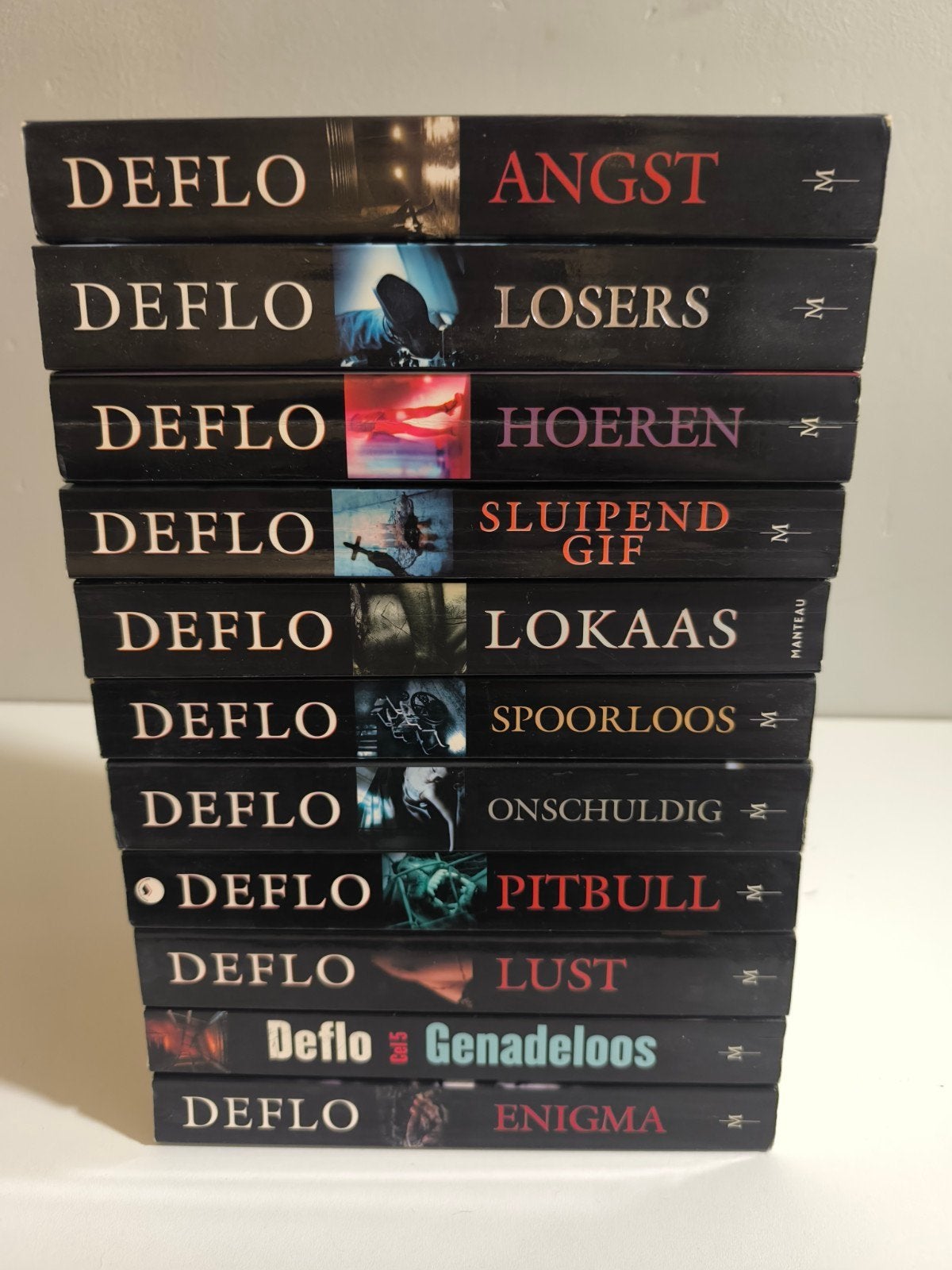 Deflo Thriller Boeken Collectie - 10 Spannende Titels, Boeken, Ophalen of Verzenden, Gelezen, Deflo