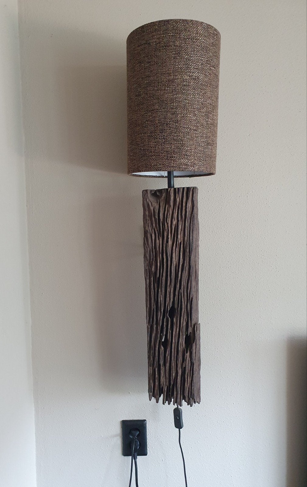 Unieke wandlamp van oud hout met stoffen kap, Ophalen, Met snoer/stekker, Bruin, E27 (groot)
