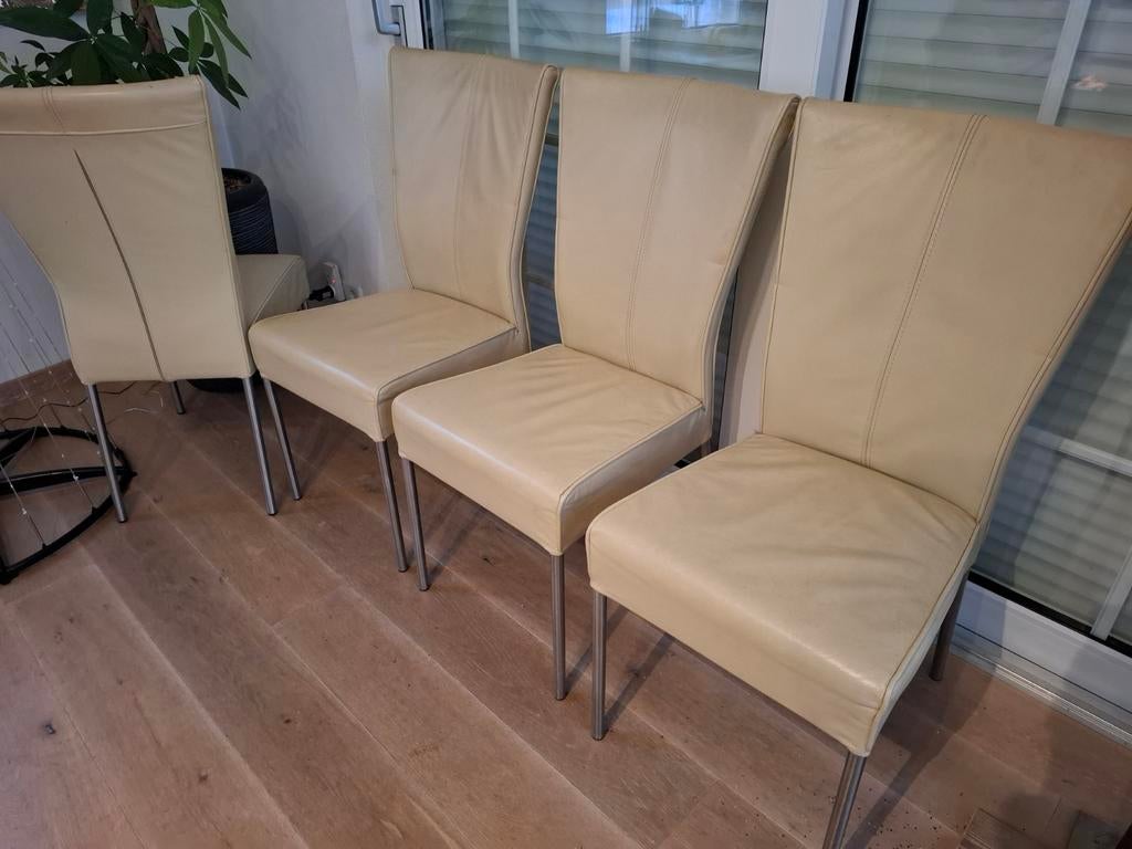 6 beige leren stoelen samen €60 izgs, Ophalen, Zo goed als nieuw, Overige kleuren, Twee