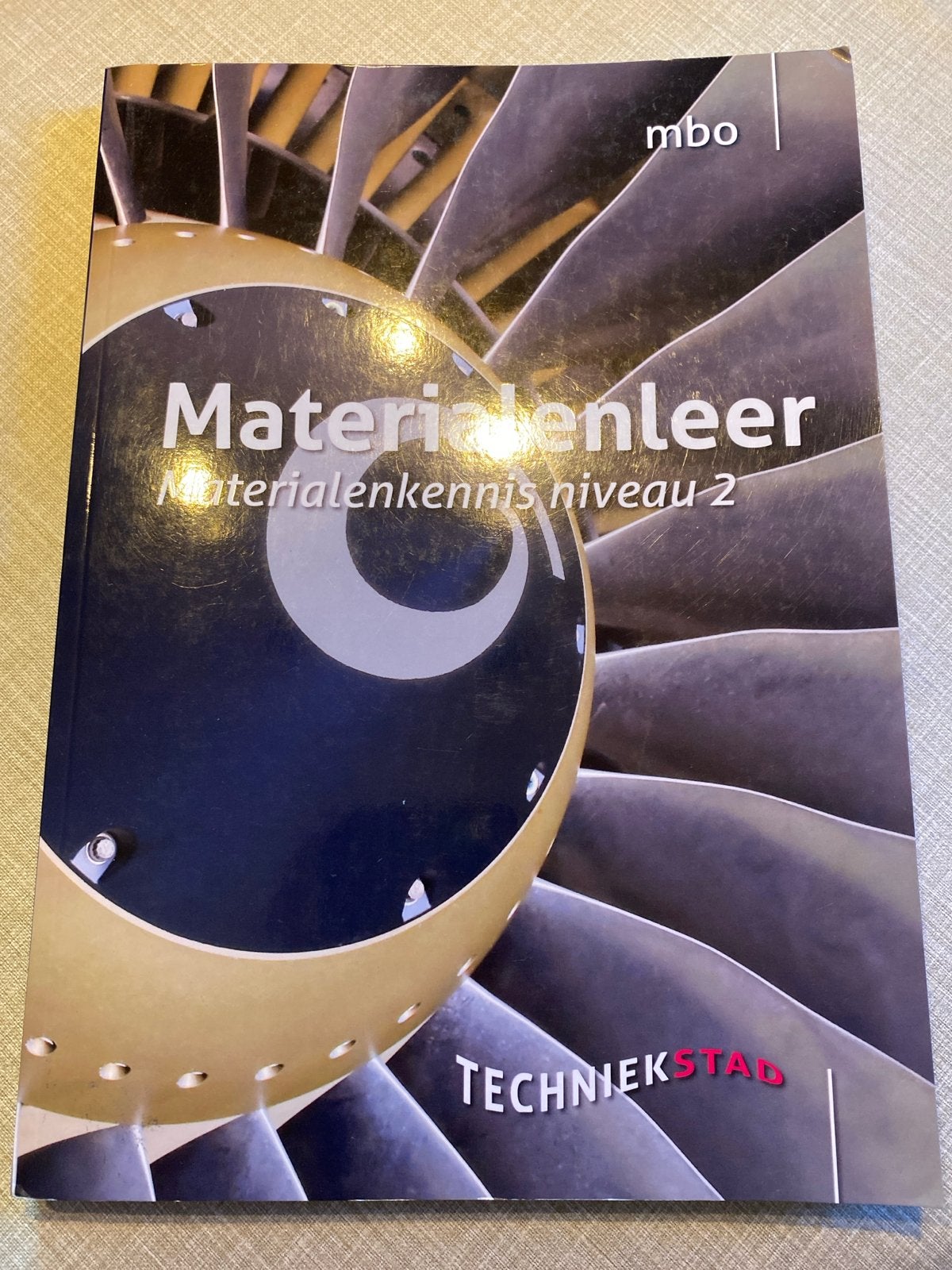 Materialenleer: Materialenkennis niveau 2 (MBO), Boeken, Ophalen of Verzenden, Beta, Zo goed als nieuw, MBO