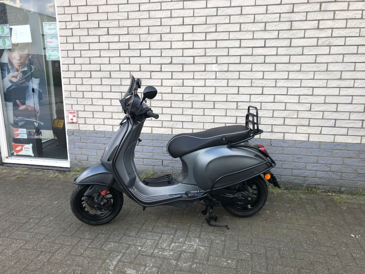 DIKKE  VESPA SPRINT S 45KM BROM  MAT GREY   BJ2017 8.000KM, Onbekend, Onbekend, VESPA