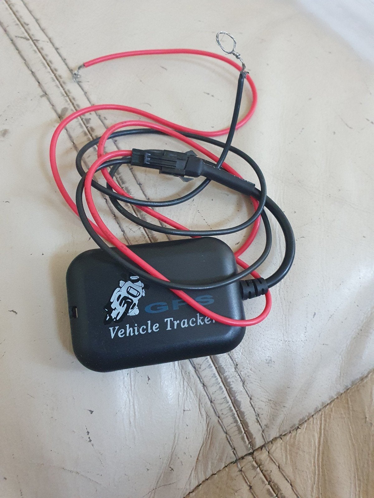 GPS Voertuig Tracker - Beveilig uw voertuig, Ophalen, Zo goed als nieuw