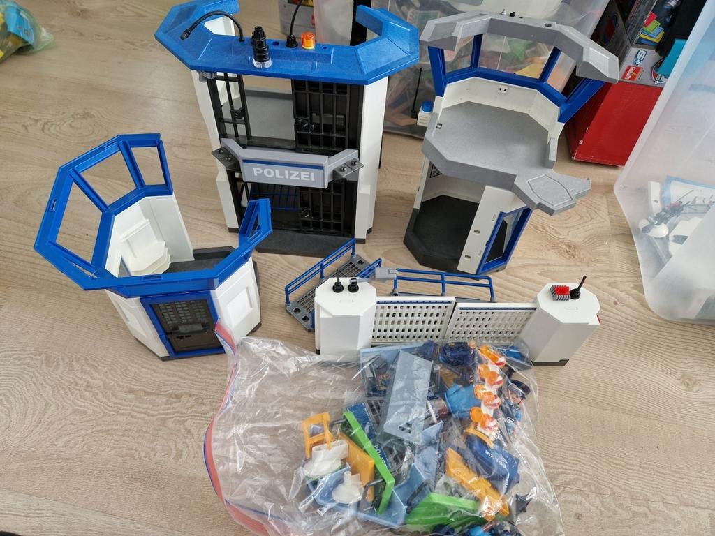 Playmobil politiebureau, Ophalen
