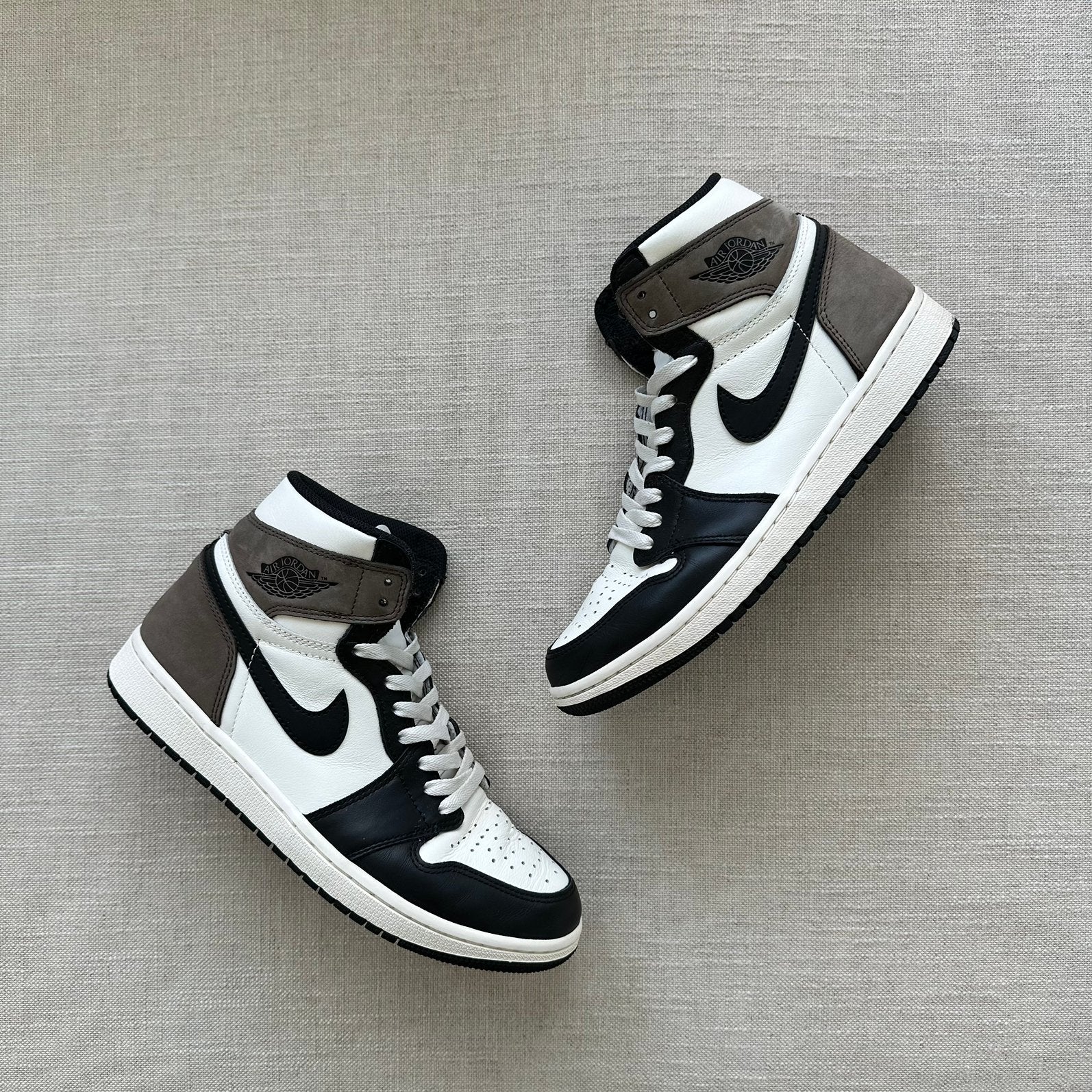 Nike Jordan 1 Retro High Dark Mocha - 42, Ophalen of Verzenden, Zo goed als nieuw, Bruin