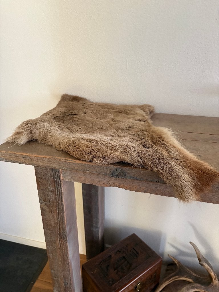 2 Rendierhuidjes, Gebruikt, Beige, Ophalen of Verzenden, Landelijk