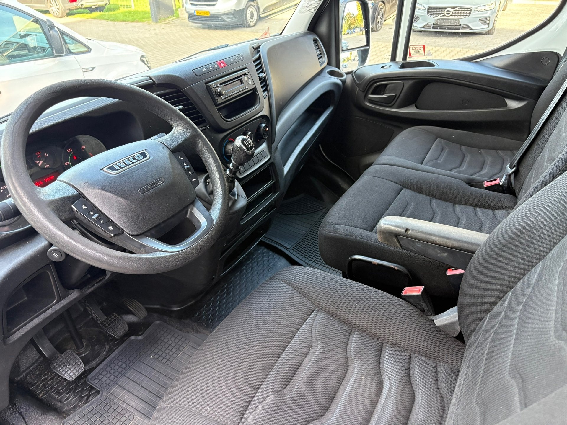 Iveco Daily 2.3 D Airco Dubbel Lucht, Auto's, 127 pk, Euro 5, Gebruikt, Zwart