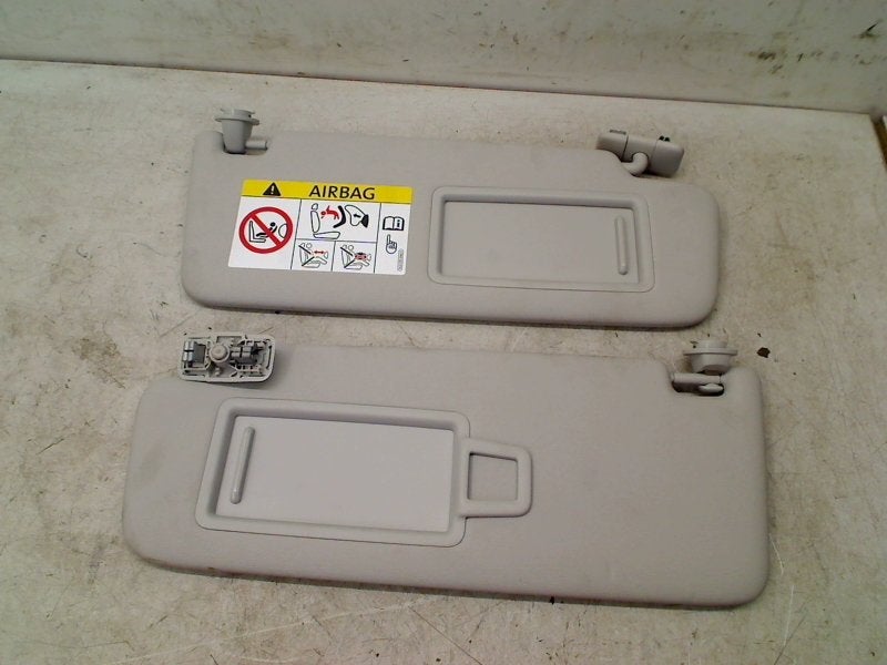 Zonneklep SET Volkswagen Golf VII (AUA) 2016 5G0857551AG, Gebruikt, Volkswagen, Volkswagen AG, Kundenbetreuung@volkswagen.de