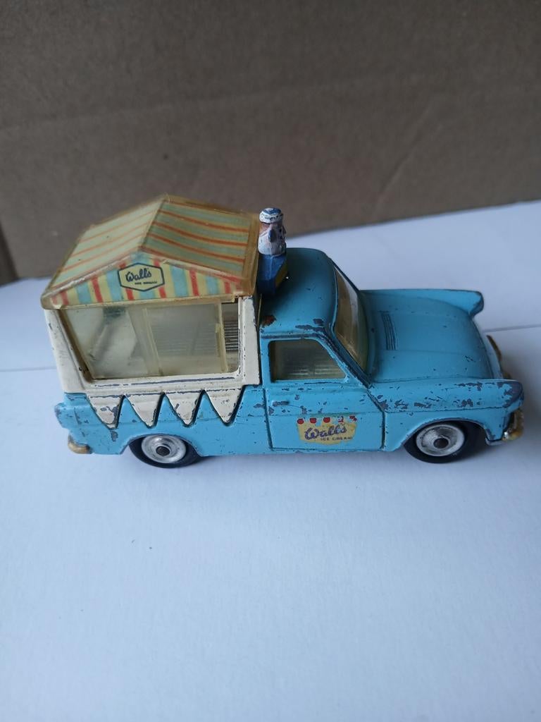 Ice Cream Van on Ford Thames.  Corgi toys, Hobby en Vrije tijd, Modelauto's | 1:43, Gebruikt, Auto, Corgi, Ophalen of Verzenden