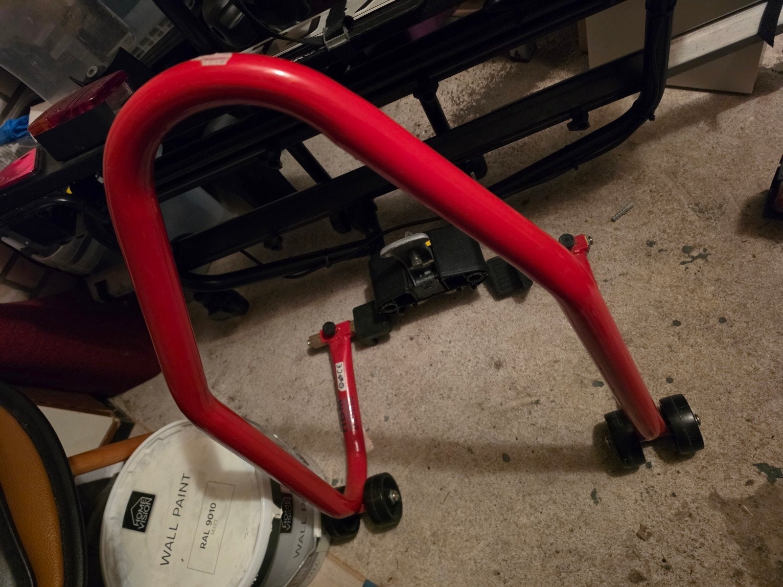 Motor paddock stand, Ophalen