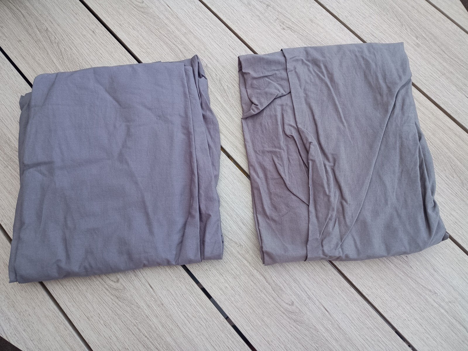 2 Grijze Katoenen Hoeslakens, Ophalen of Verzenden, Gebruikt, Wit, Hoeslaken of Sloop