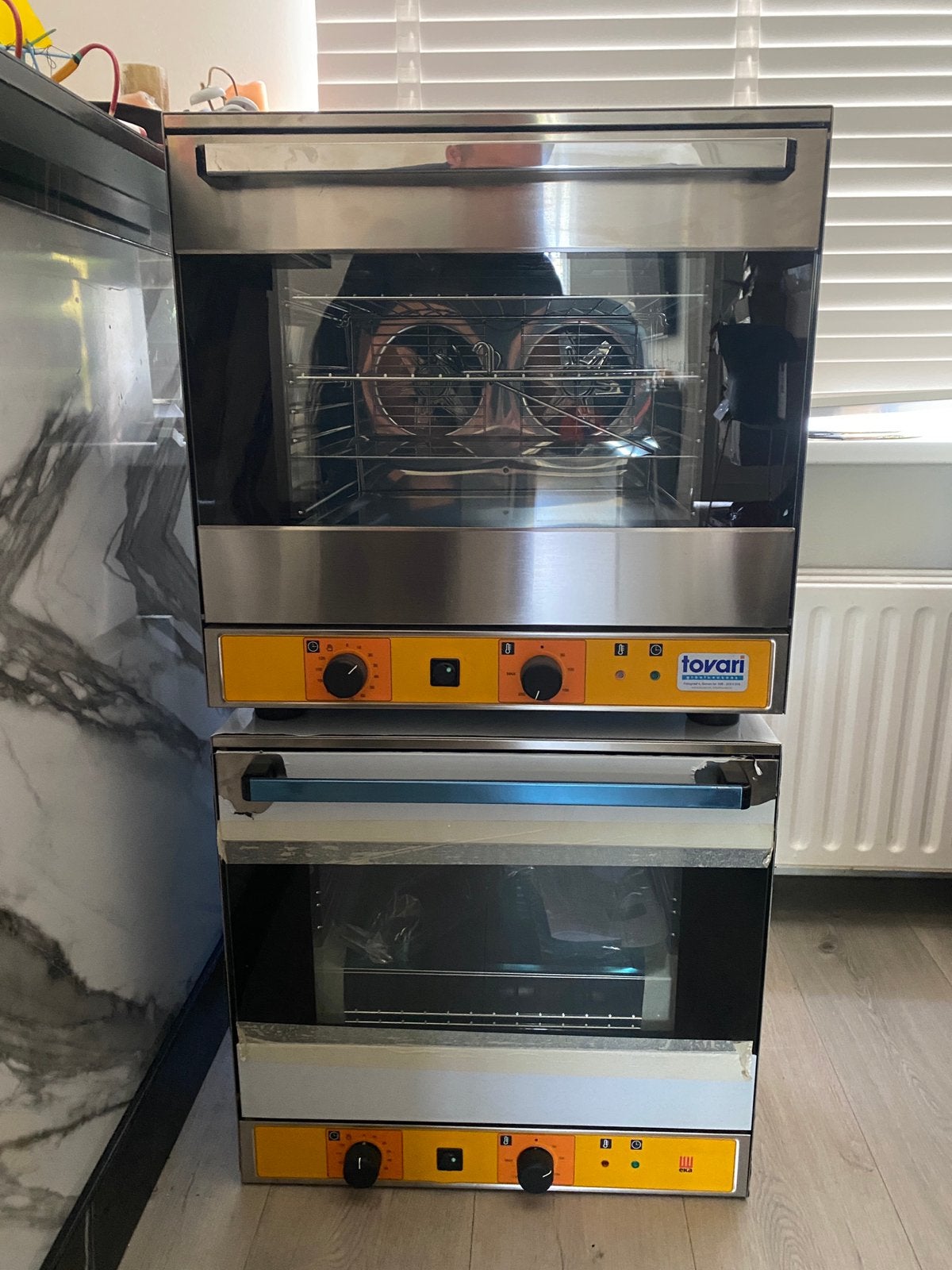 Nieuw Faillissement 2x Eka Horeca Heteluchtoven + Grill 400V, Ophalen of Verzenden, 60 cm of meer