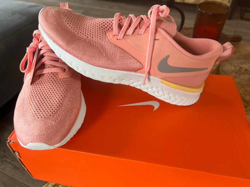 Nike Odyssey React 2 Flyknit hardloopschoenen - Maat 40, Ophalen of Verzenden, Nieuw, Roze, Sportschoenen