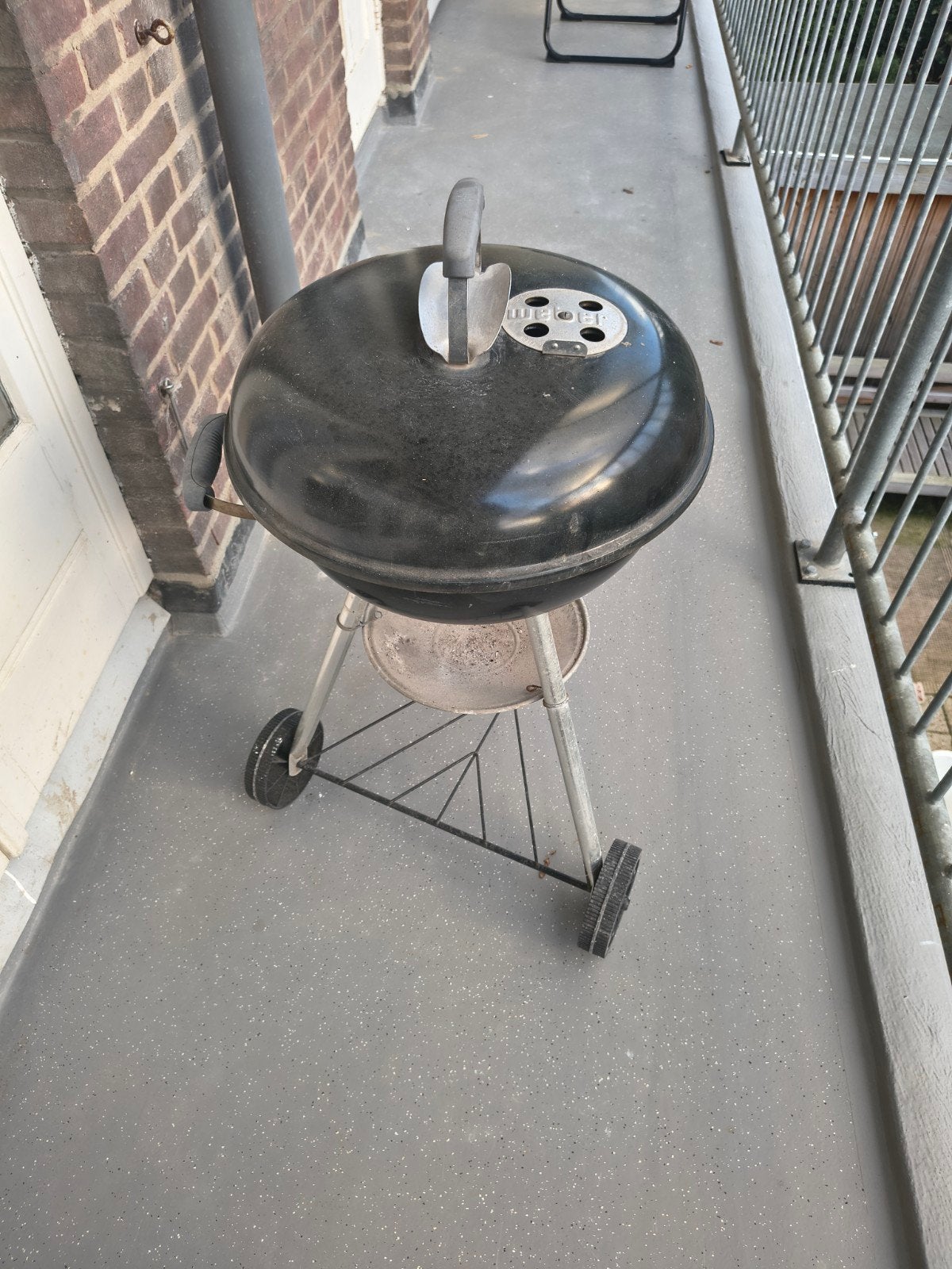 Weber BBQ met 2 ronde roosters + vis/vlees rooster, Tuin en Terras, Ophalen, Gebruikt, Weber