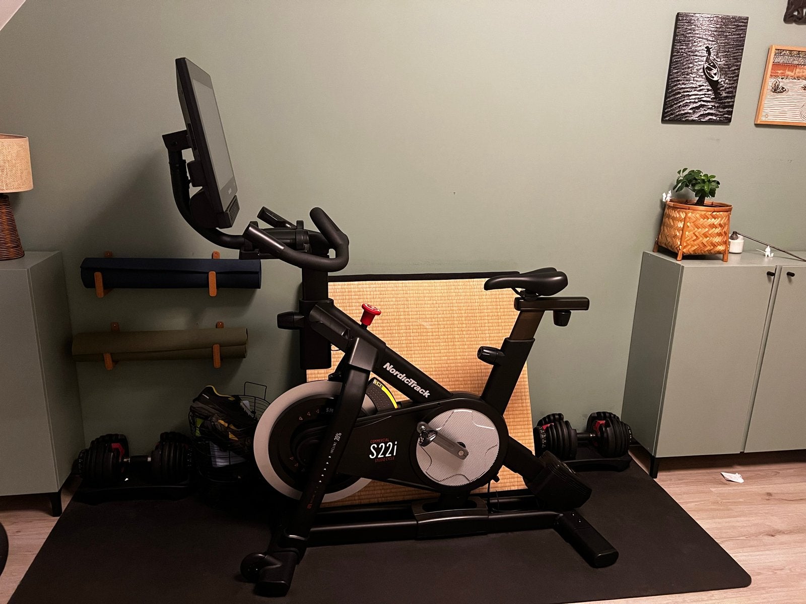 NordicTrack S22i Studio Cycle - Inclusief rubberen vloermat, Ophalen, Spinningfiets, Zo goed als nieuw, Metaal