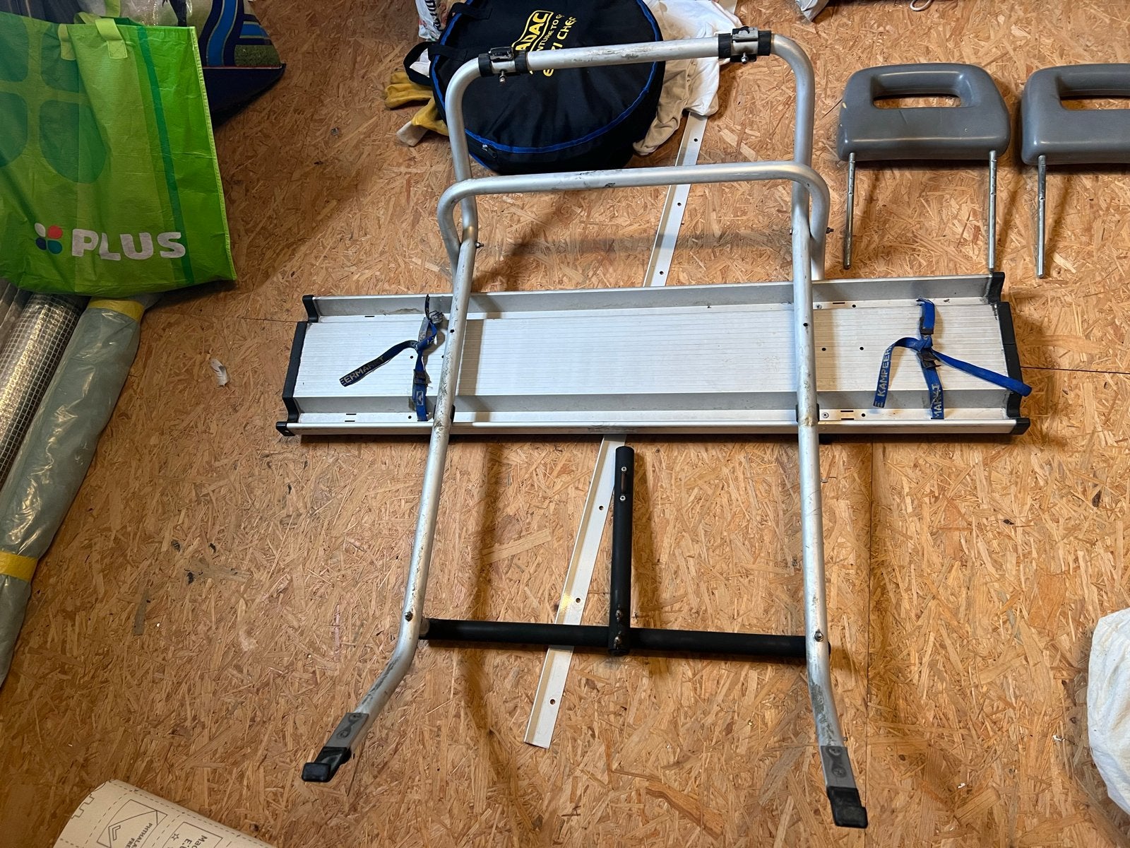 Fietsendrager voor achterklep T3, Ophalen, 2 fietsen, Zo goed als nieuw, Achterklepdrager