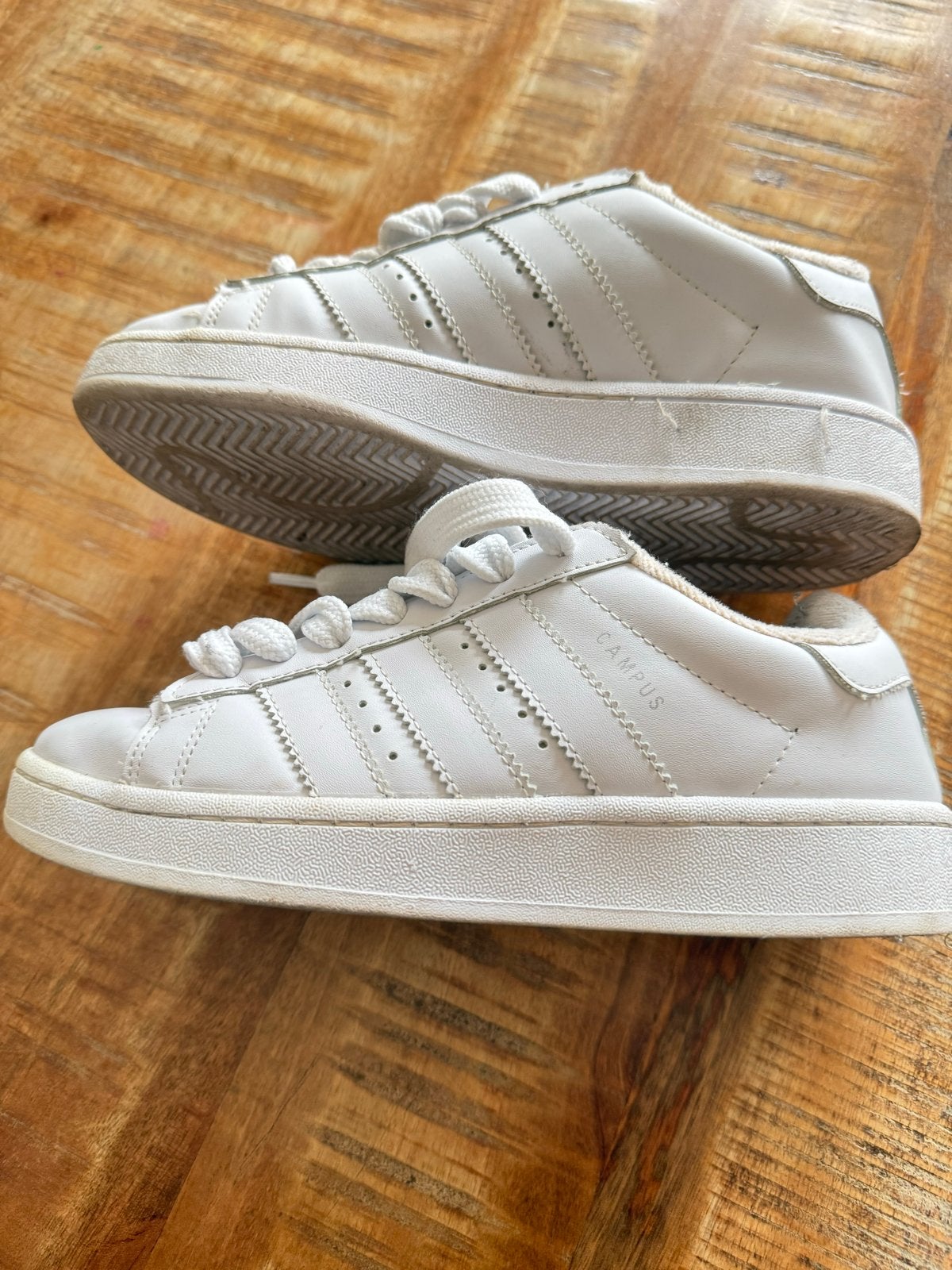 Adidas Campus sneakers - Maat 38, Kleding | Dames, Schoenen, Ophalen of Verzenden, Gedragen, Wit, Sneakers of Gympen