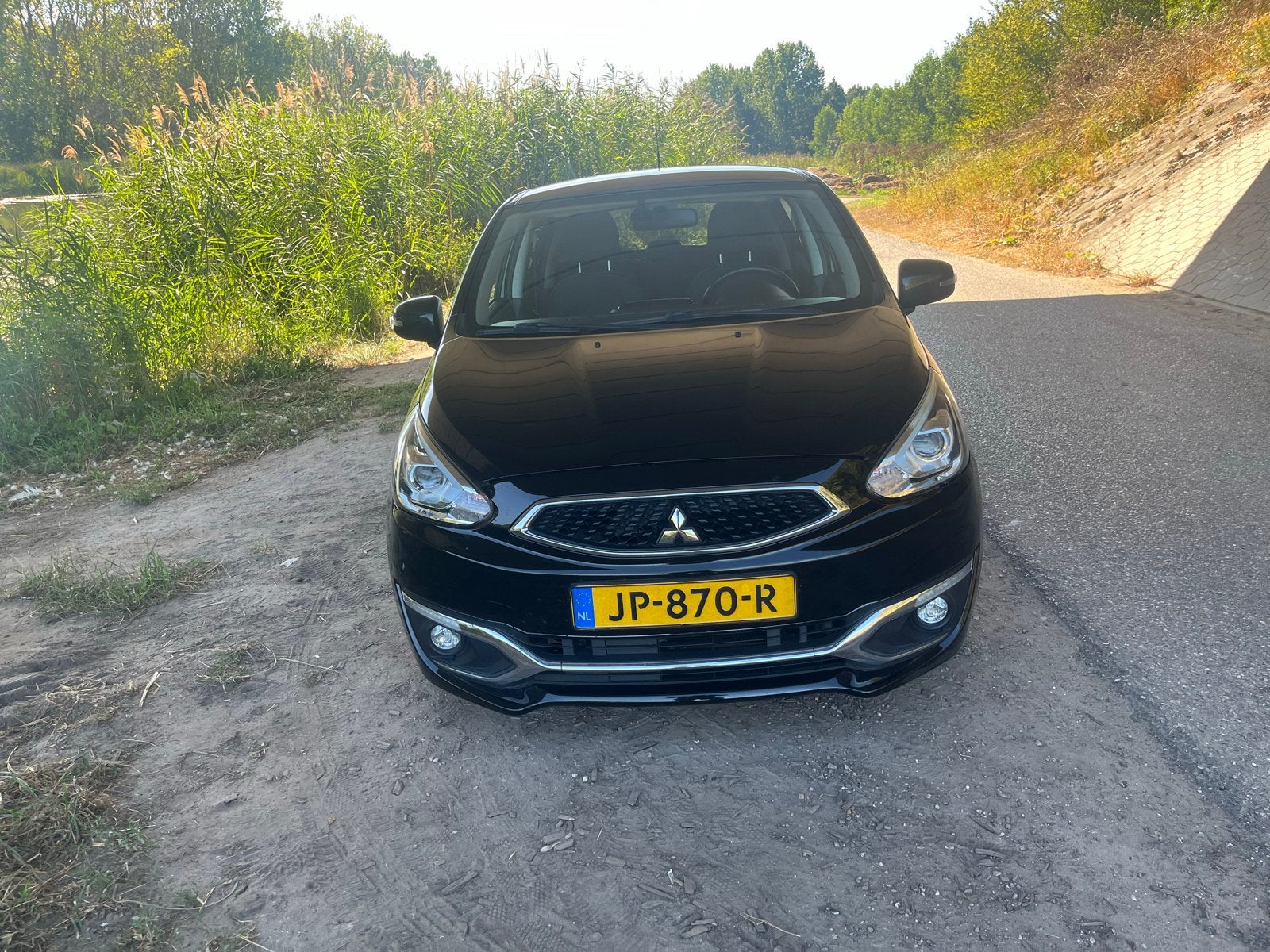Mitsubishi Space Star 1.0 MPI Intense + Cosmos Black, Voorwielaandrijving, Stof, Zwart, Zwart